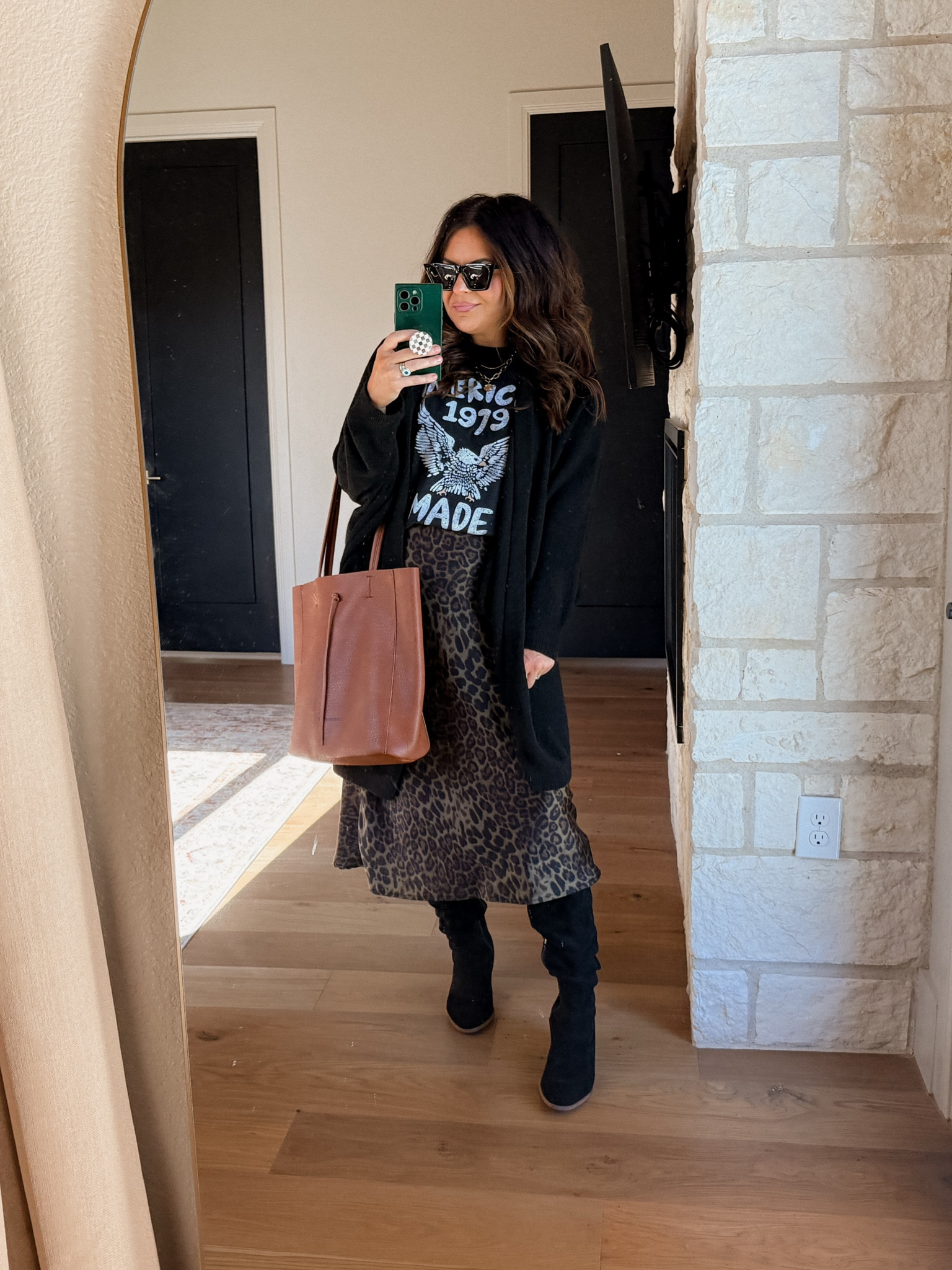 A Monday outfit for a less Monday feeling Monday 😳
Cardigan & Skirt (xl) use code BWC
TEE: XL (code BWC20)


#LTKMidsize #LTKStyleTip #LTKFindsUnder50