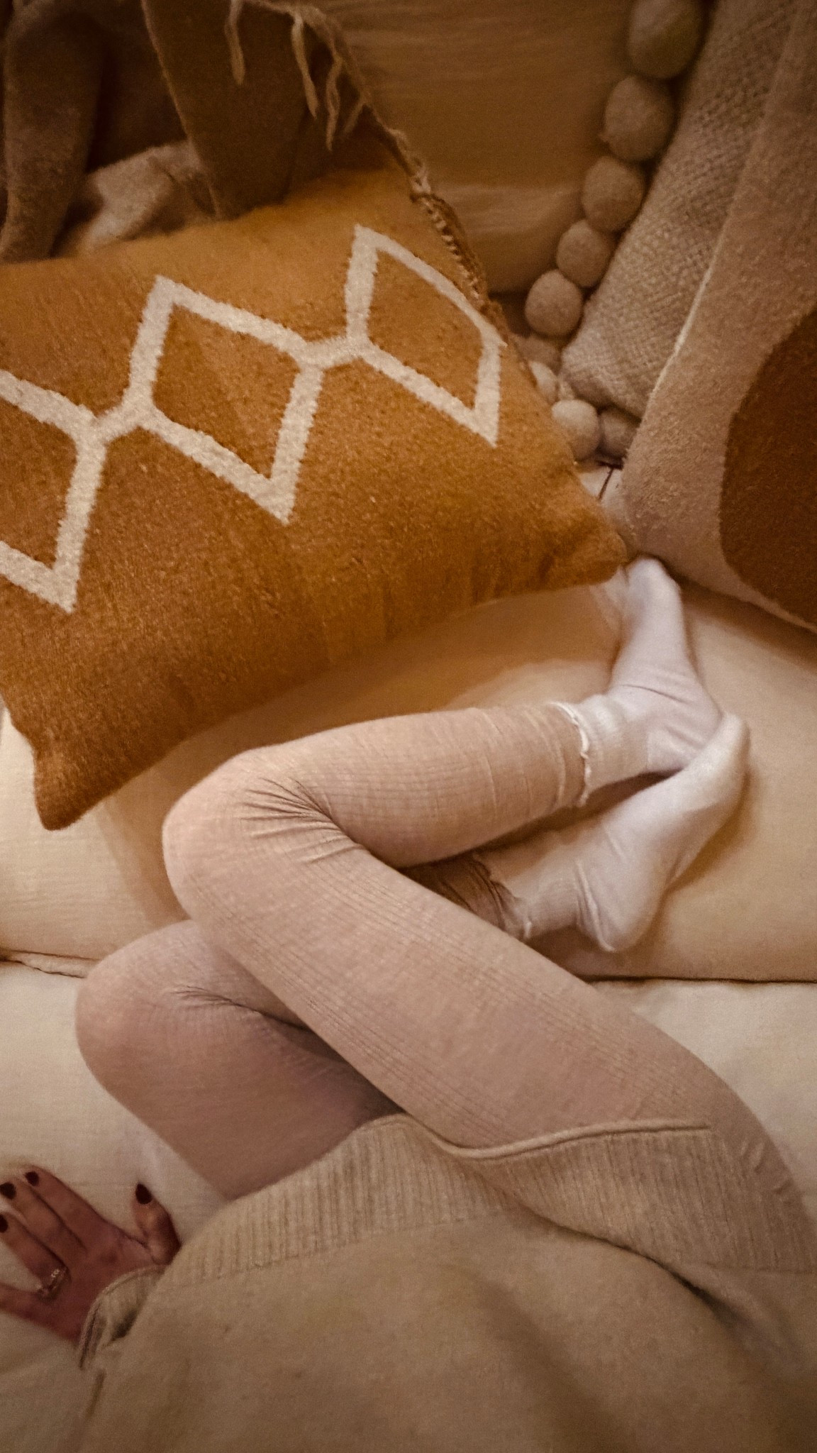 All the cozy vibes. I recently got a few prices from negative underwear and wow - they are so buttery soft. I’m obsessed. These would be great to layer under denim, but I just love them for lounging around the house 🙌