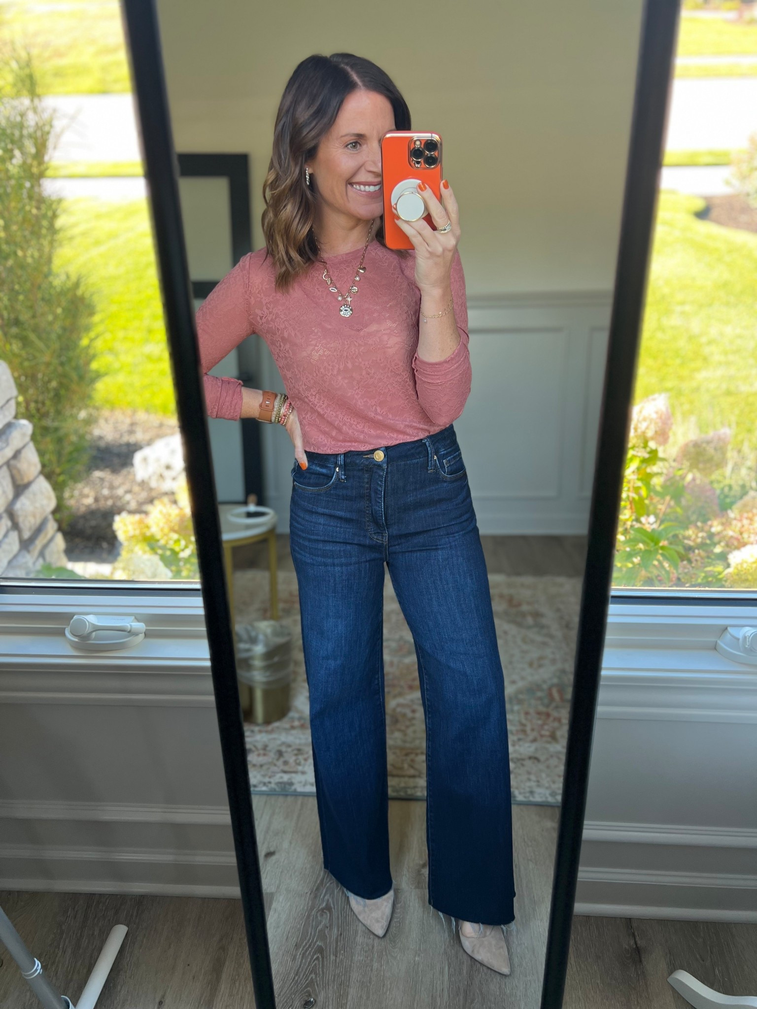 Brunch ‘Fit 🥂 

Top: XS
Jeans: 25