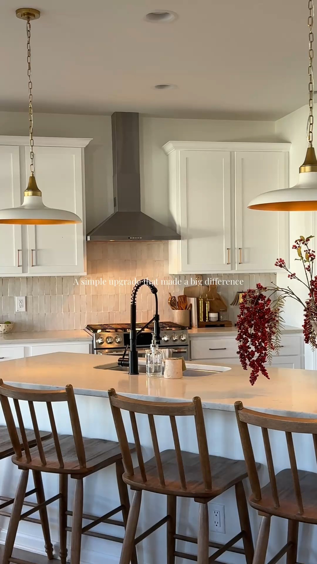 A simple change that made a big difference was changing out our black hardware for antique brass!
One of those things I should’ve done a long time ago 😂


#kitcheninspo #antiquebrass #amazon 