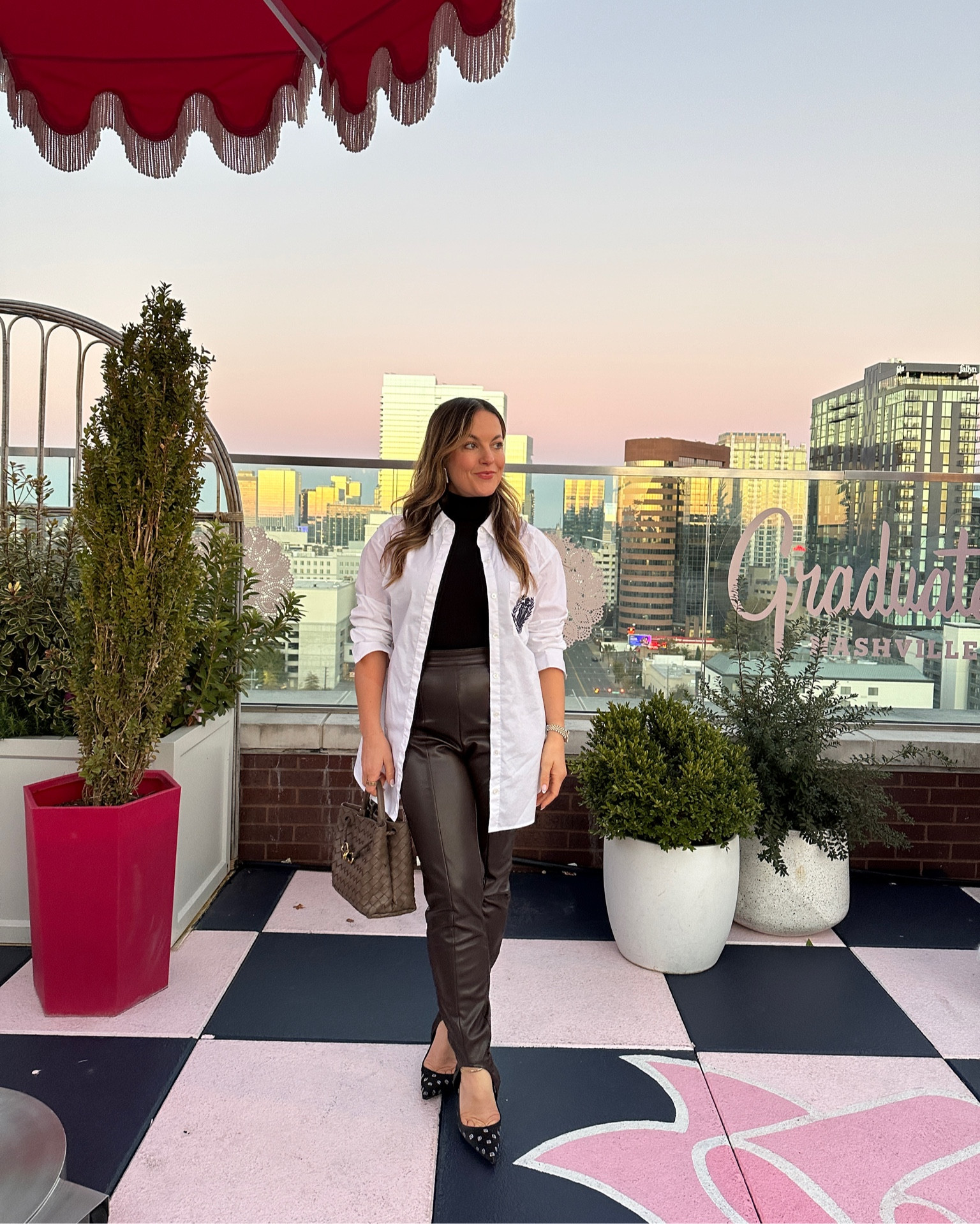 stirrup pants are back! i tried them but i think i need to be taller for this 😂

#LTKstyletip