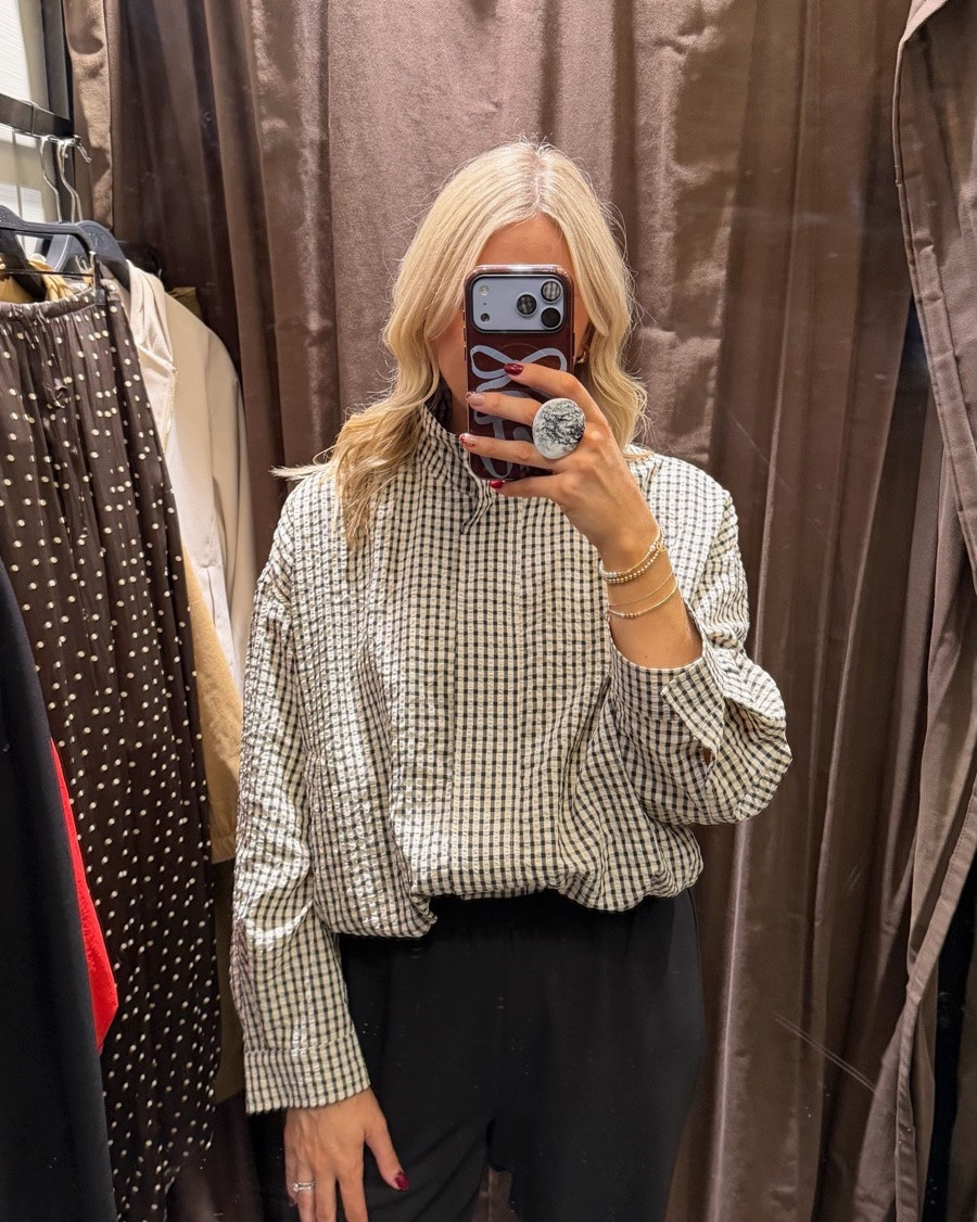 Everything I tried on at Zara. Sizing is as follows:

Red bomber - XL. Hoodie - XL. Pants - all L. Sheer shirt - L. Dress - L x

#LTKaustralia #LTKspring #LTKstyletip