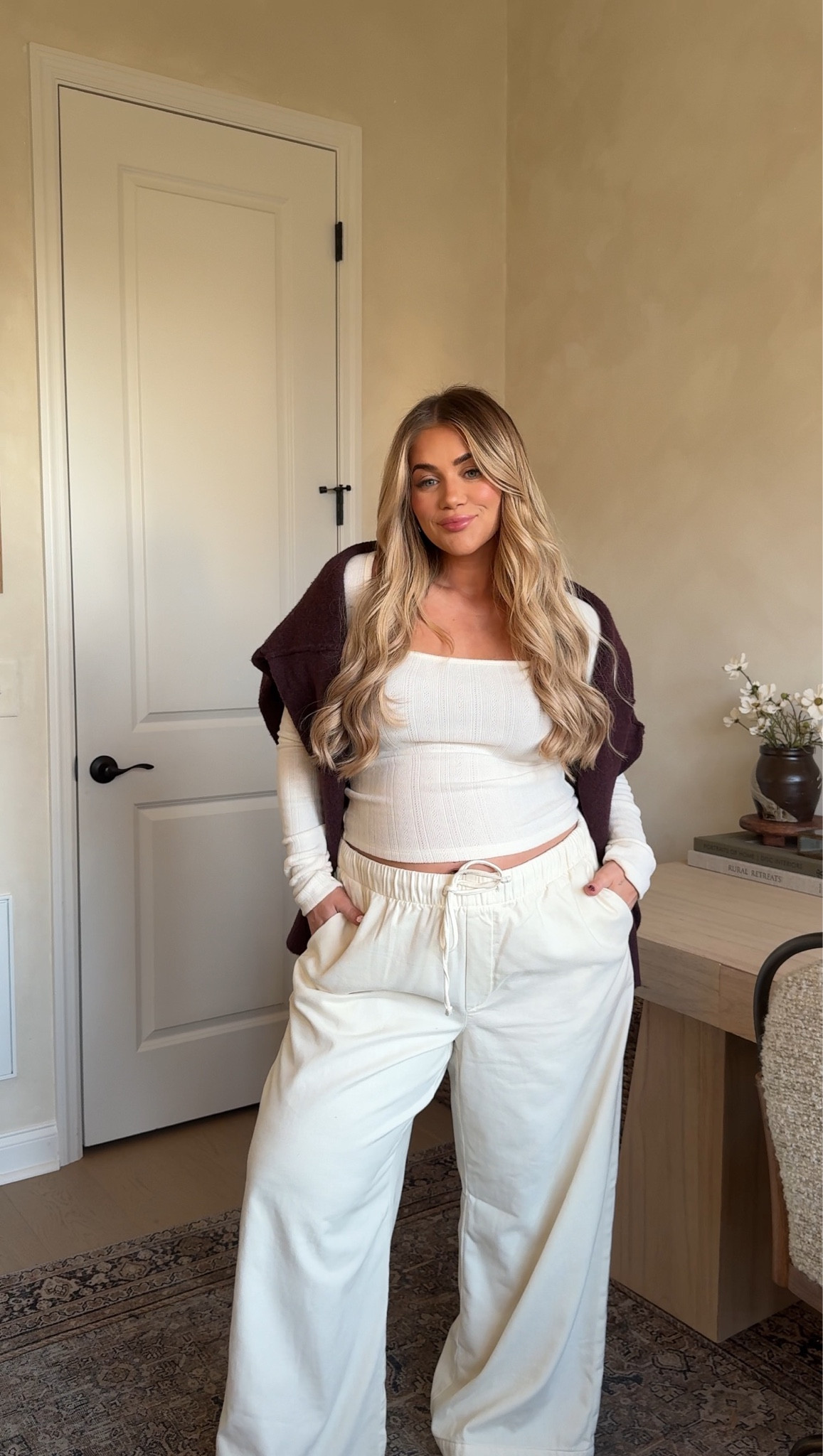 American eagle comfy everyday fit🤍

Top- Medium 
Bottoms- XL 

#LTKSaleAlert #LTKMidsize #LTKootd