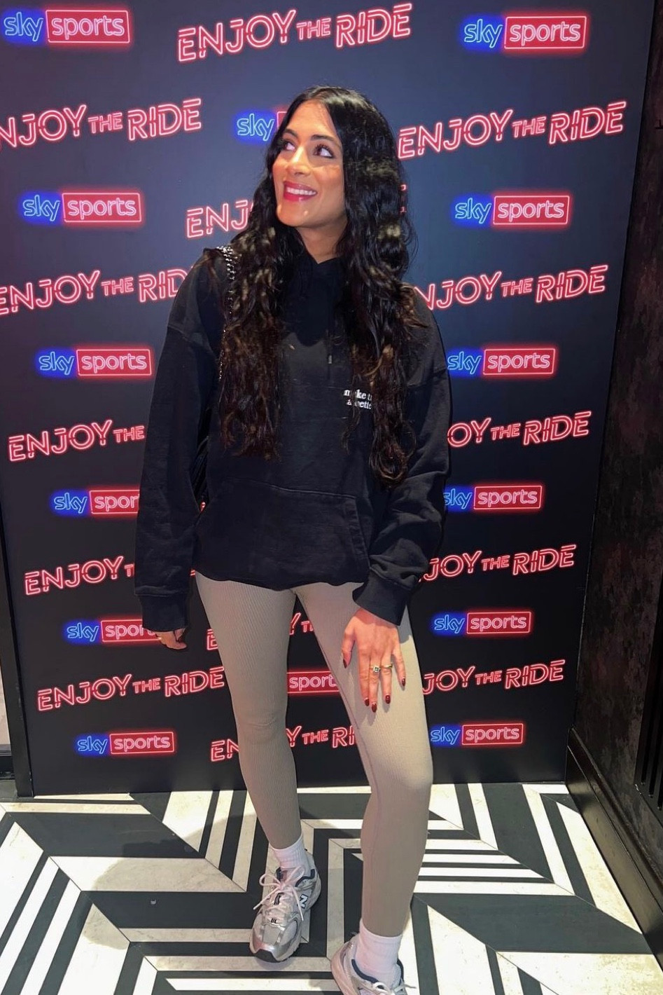 Black oversized hoodie, nude leggings, beige leggings, new balance trainer, plt, boohoo

#LTKSeasonal #LTKeurope #LTKstyletip