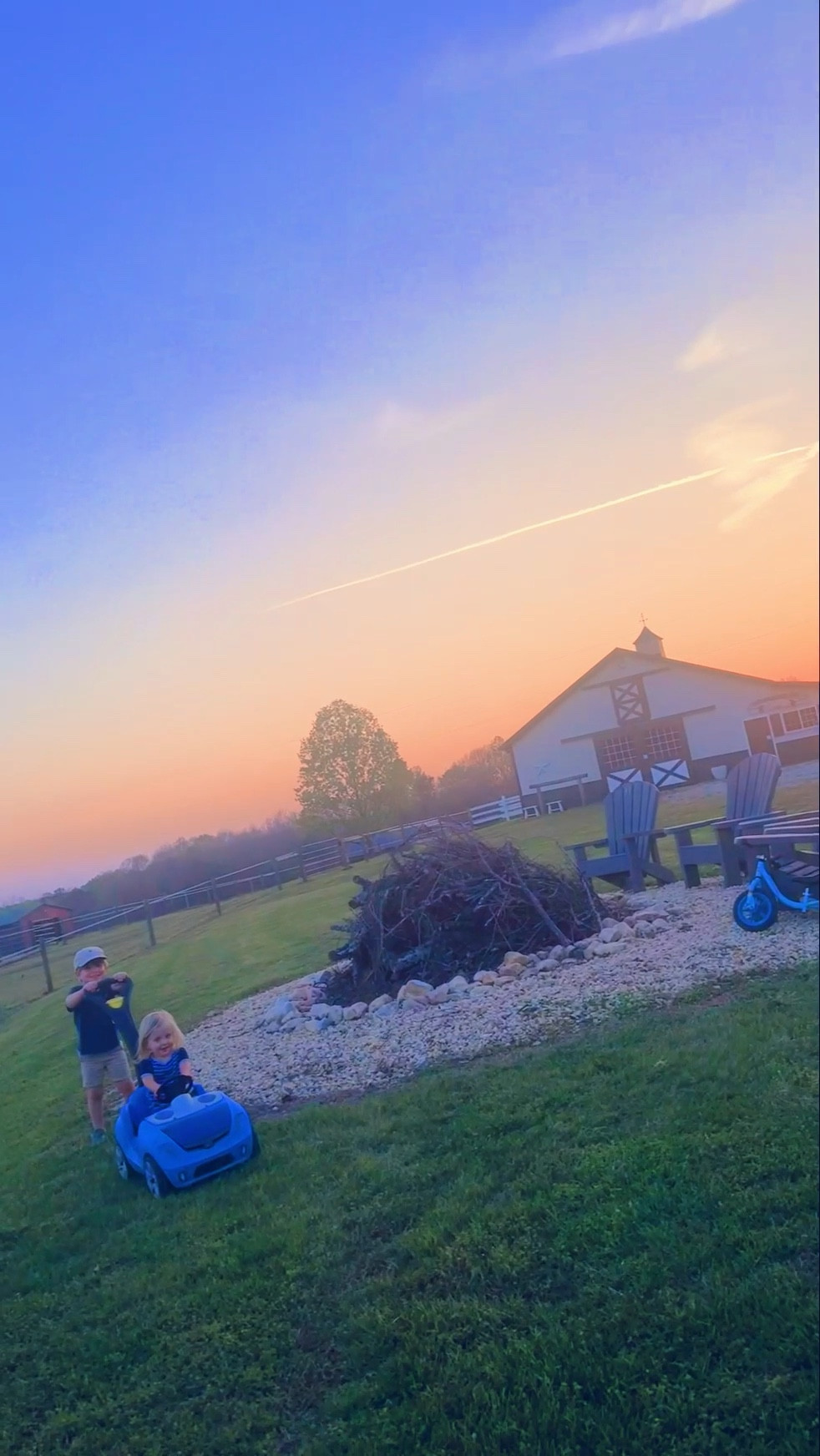 “Dada” cutting the grass 🌱, my babies 👶🏼 playing in the pastures 🌳, and mama pulling weeds 🌾 in all the beds… my kind of springtime night!! 🫶🏽