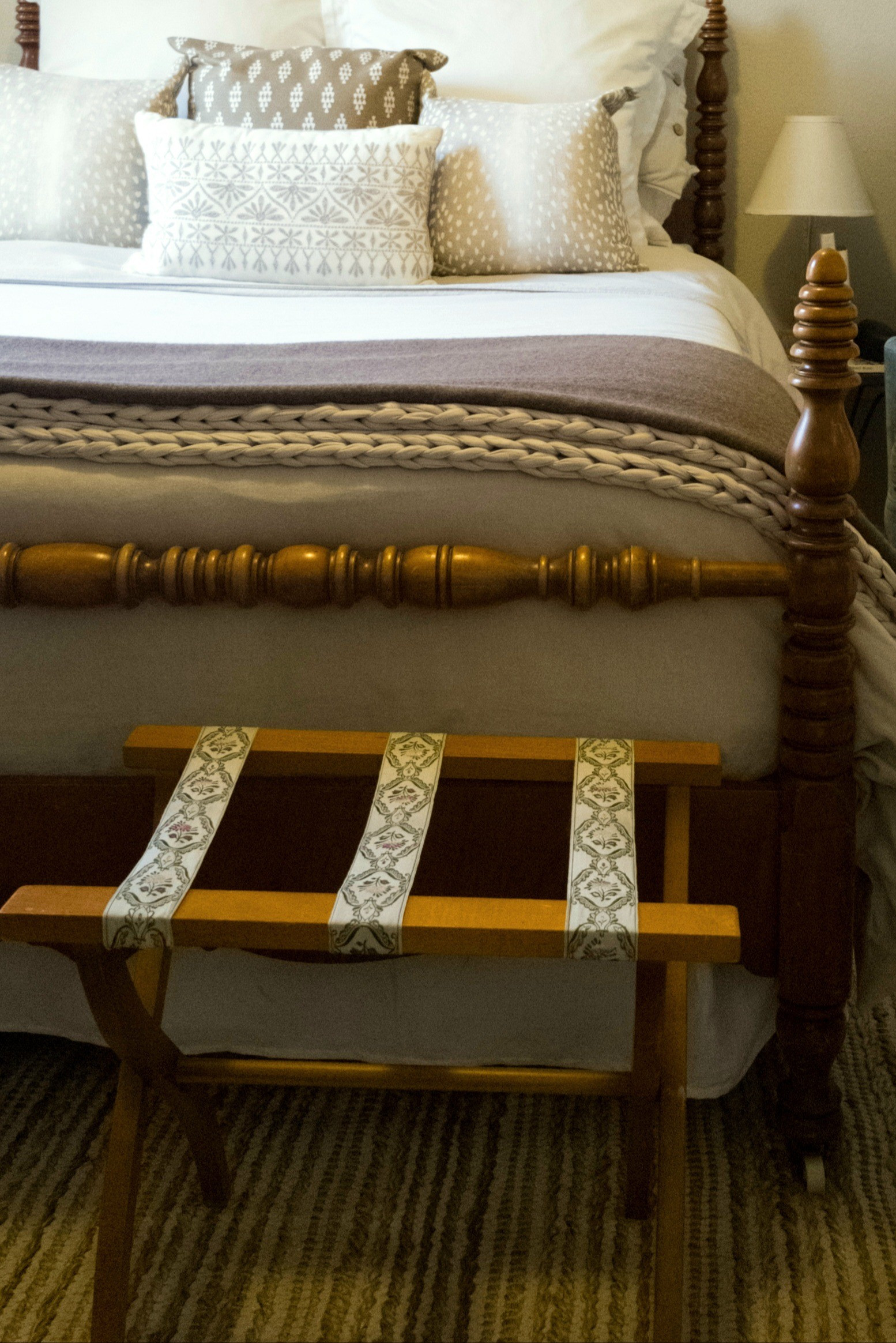 Love a luggage rack that looks good both when in use and not. Great also for any guest bedroom. 

#LTKHome #LTKSaleAlert #LTKSeasonal