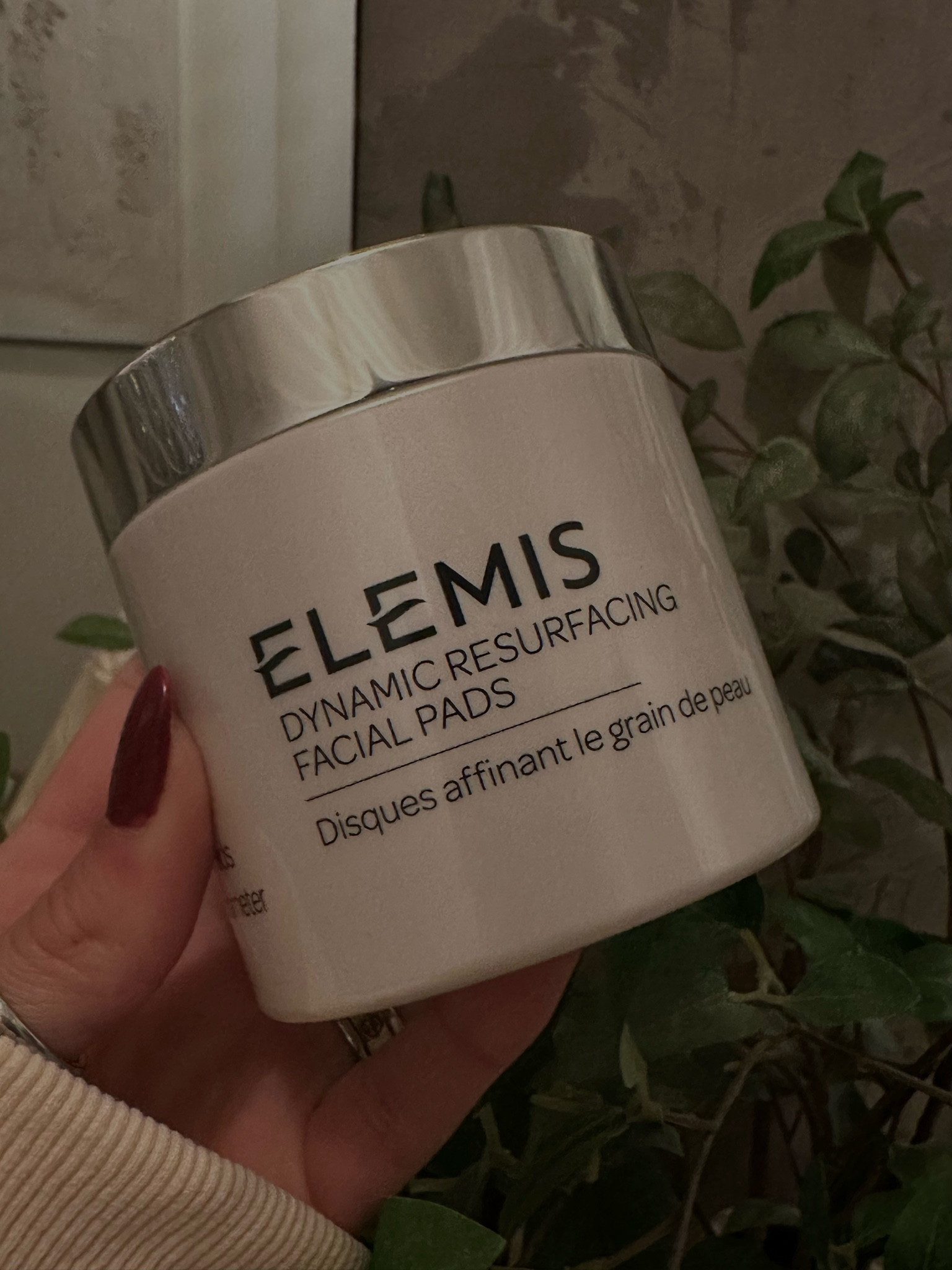 a beauty staple— resurfacing facial pads 

#LTKbeauty #LTKfindsunder100