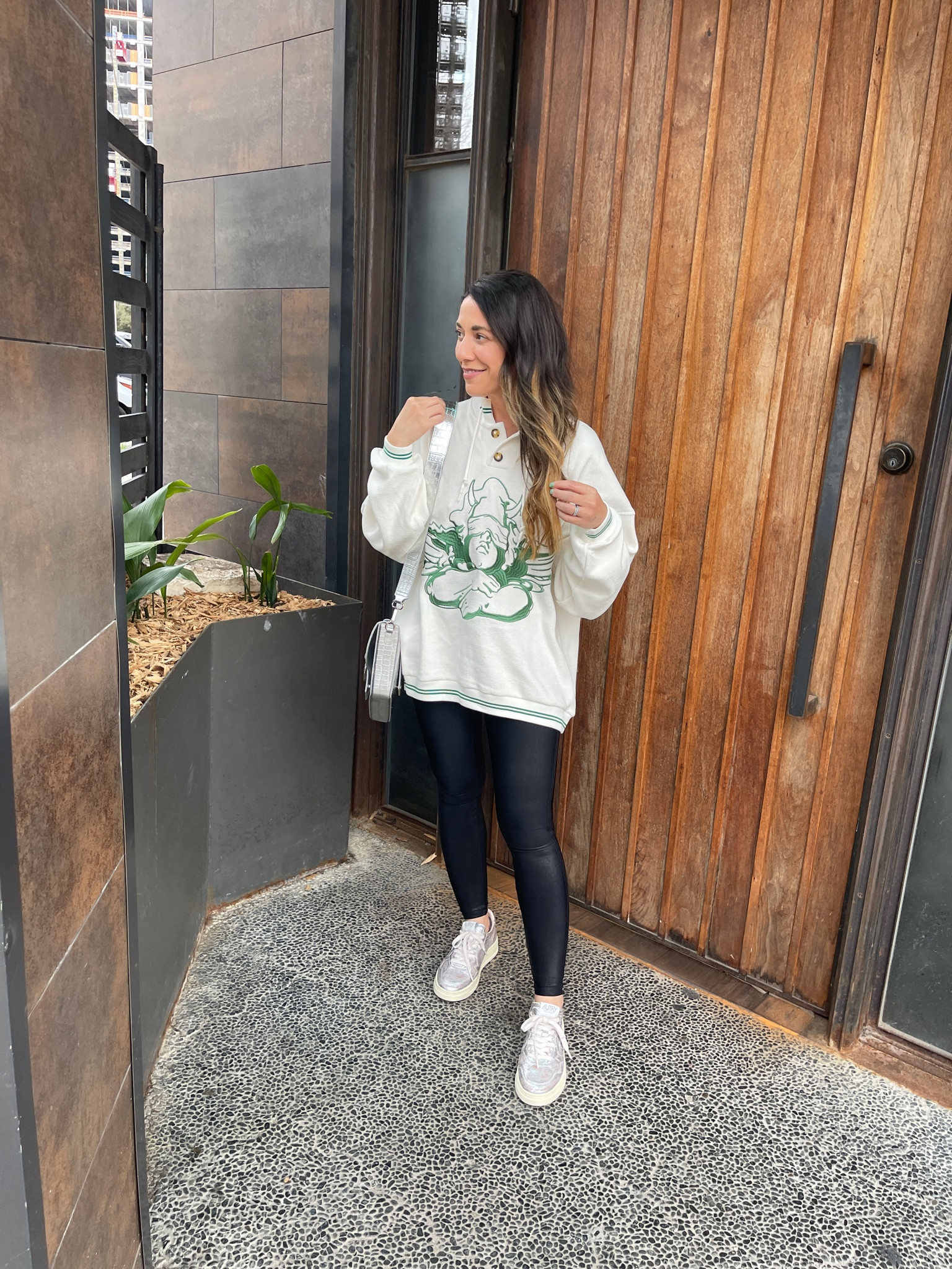 My favorite new top + sneaks 👏🏻💚🙏

#LTKfamily #LTKfindsunder100 #LTKshoecrush