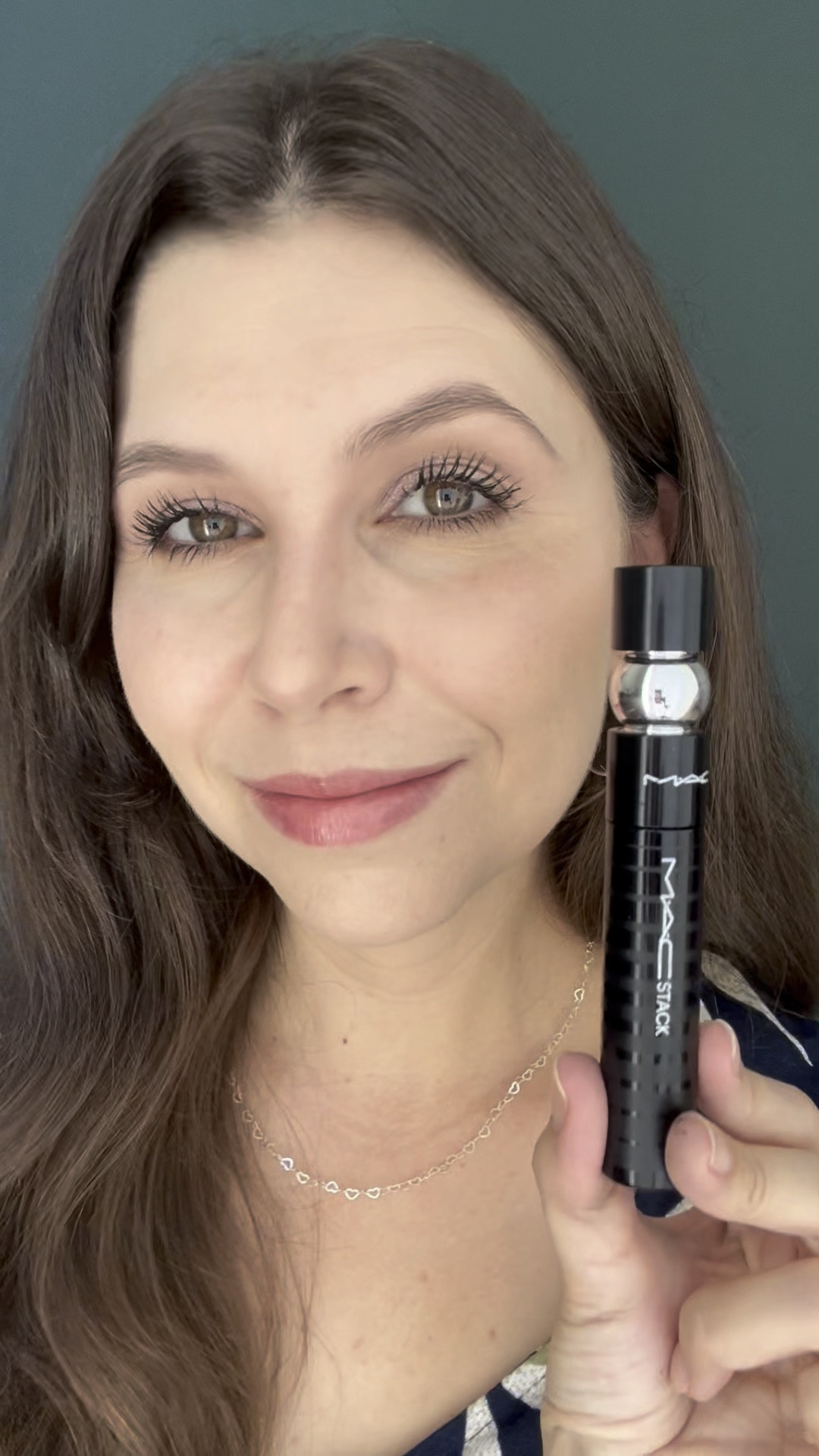 😍 Bora de 3 CAMADAS com MAC Stack?

Com a máscara de cílios MAC Stack, você consegue construir um volume personalizável para os seus cílios, podendo ter um visual mais natural ou um efeito mais marcante, perfeito para um look mais dramático! 

Basta ir aplicando camada por camada até chegar no resultado desejado! ✨

#mac #macstack 

#LTKbrasil #LTKbeleza