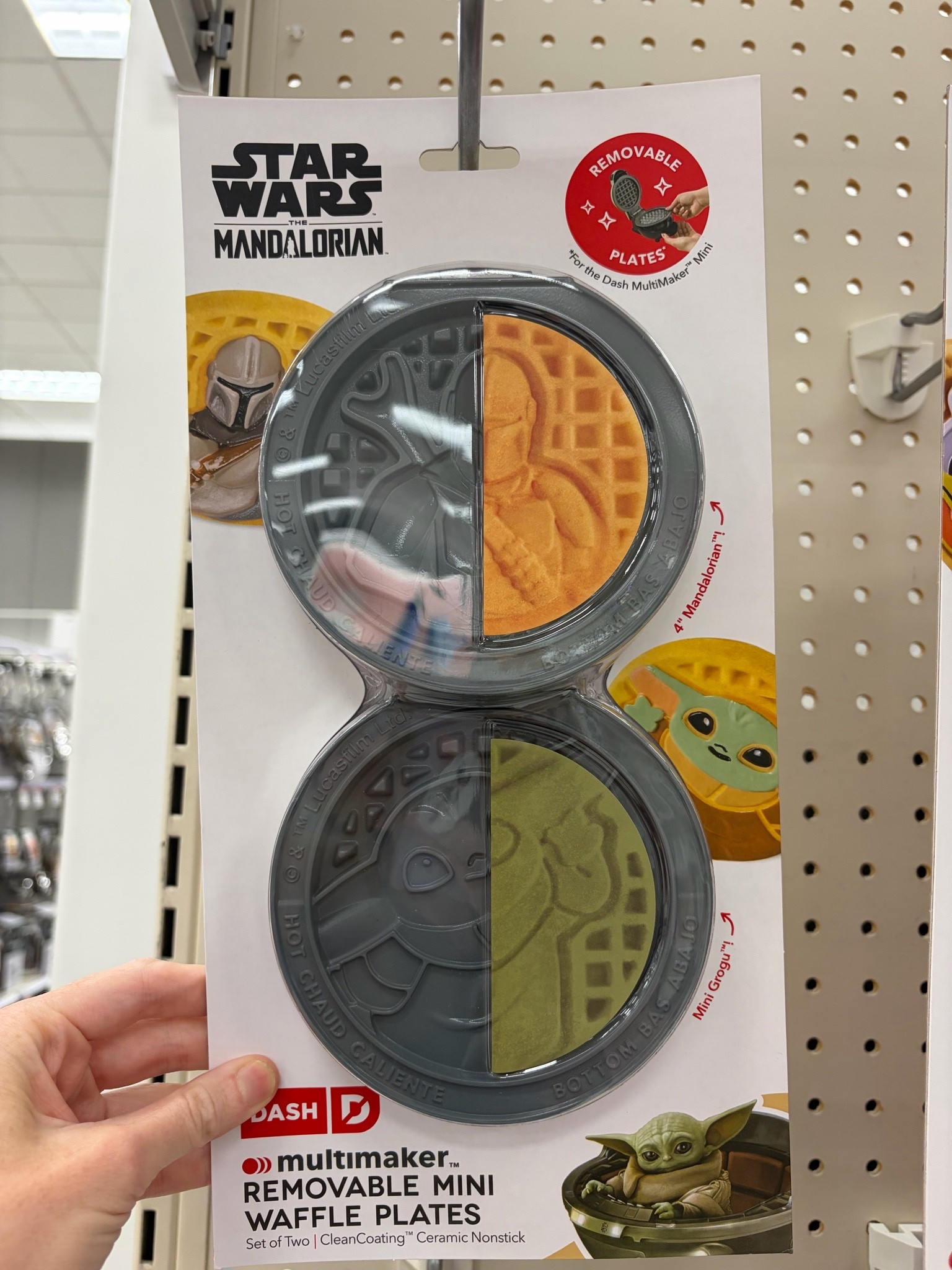 The Mandalorian and Grogu Dash removable waffle plates 🧇

#LTKHome #LTKSeasonal