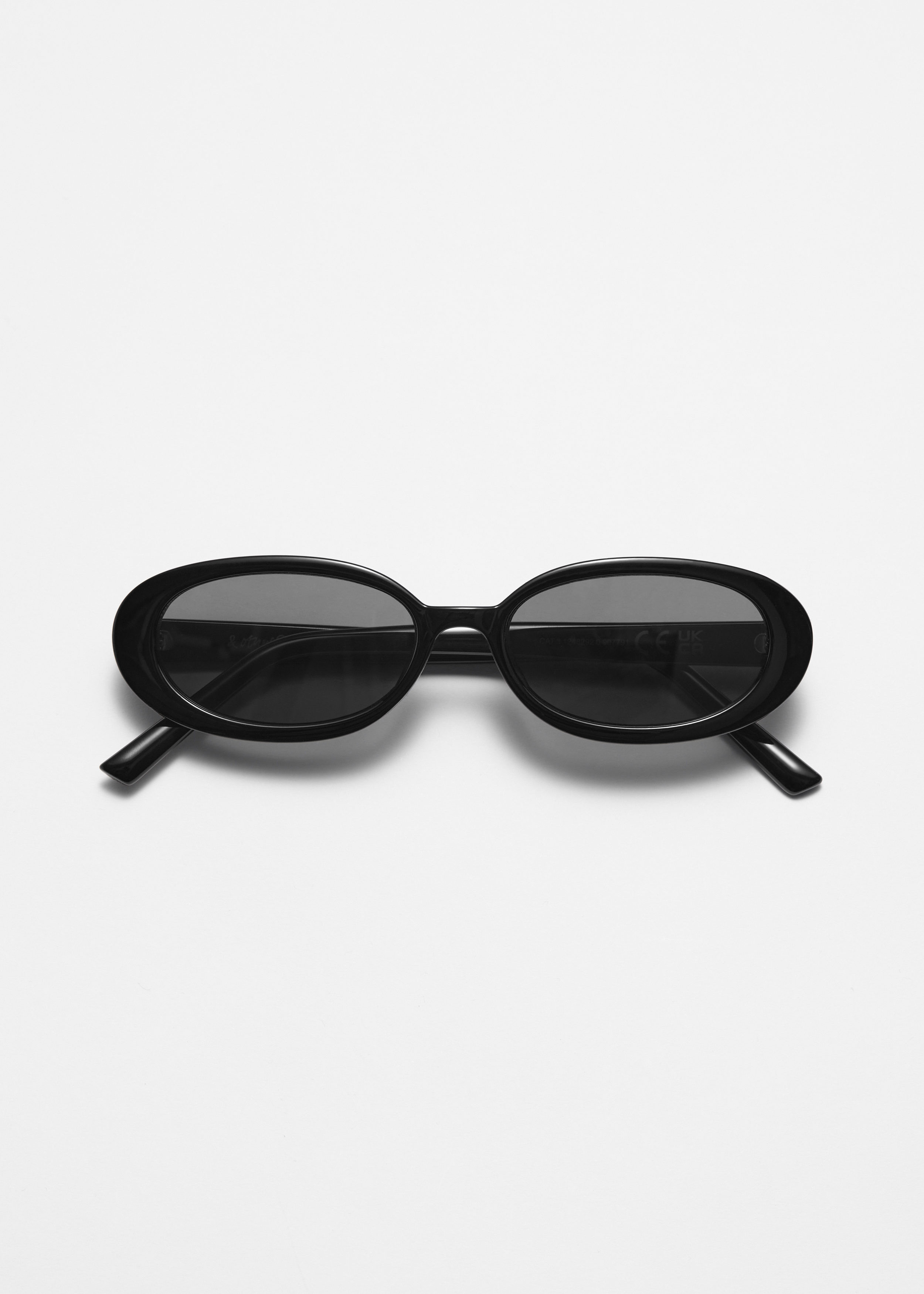 Ovale Sonnenbrille mit schmalem Rahmen - Schwarz - & Other Stories DE | & Other Stories EU