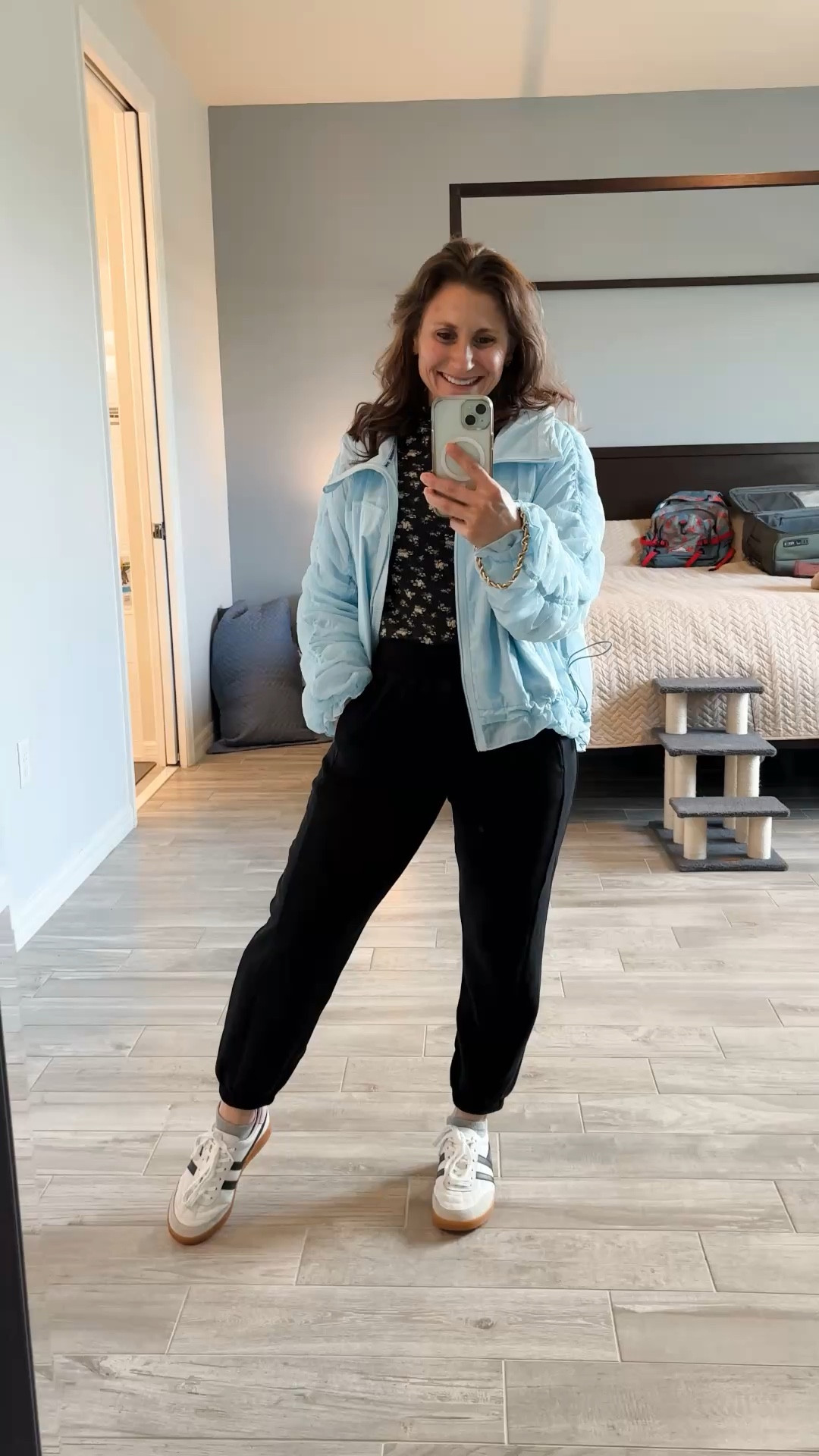 What I plan to wear for my long flight to Japan; travel pants for petites; joggers

#LTKTravel #LTKPetite #LTKootd