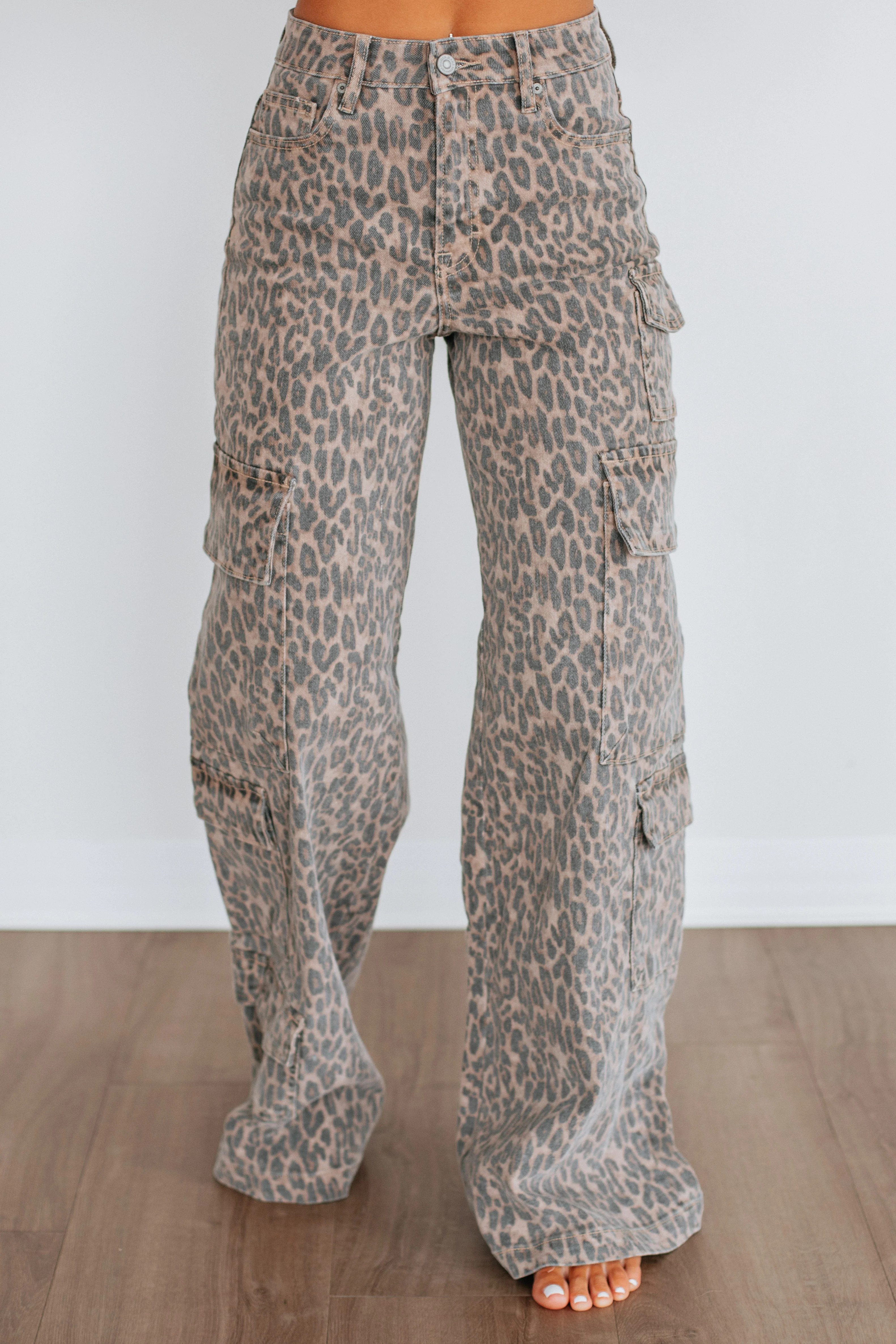 Nori Hidden Cargo Jeans - Cheetah | Wild Oak Boutique