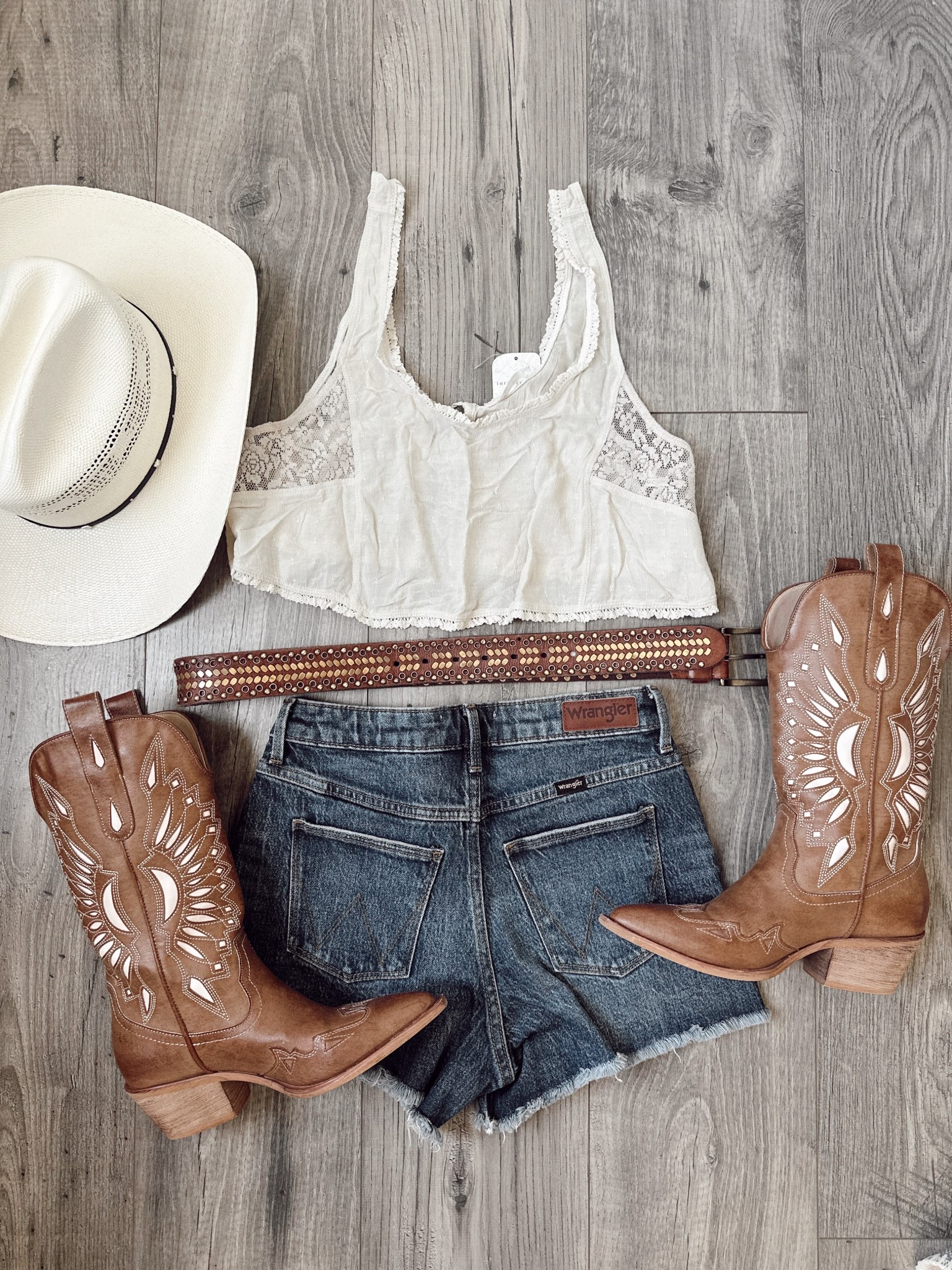 Country concert outfit idea 🤠🌾✨

#LTKFestival #LTKSeasonal #LTKU