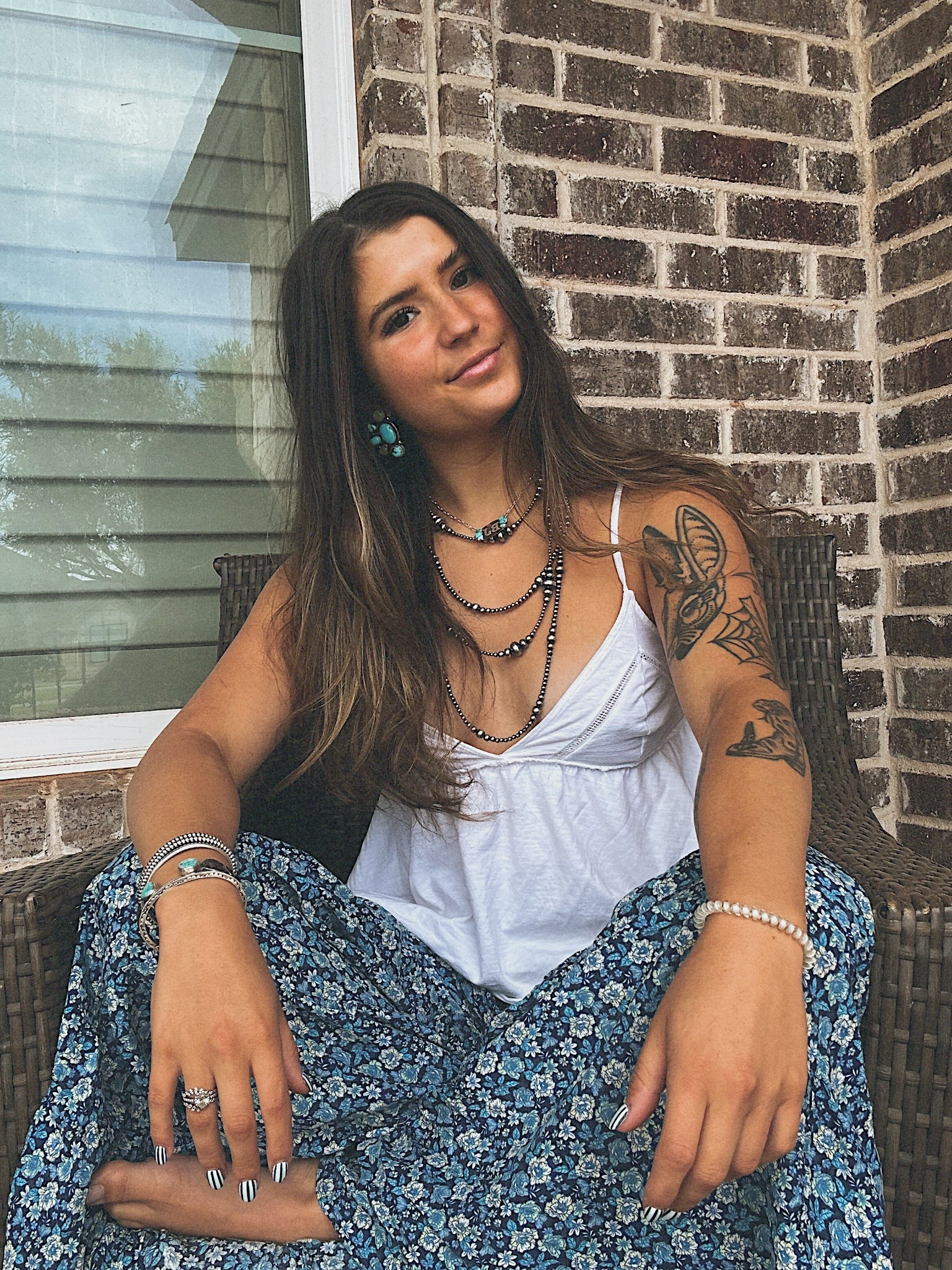 Front porch sitting 🤍