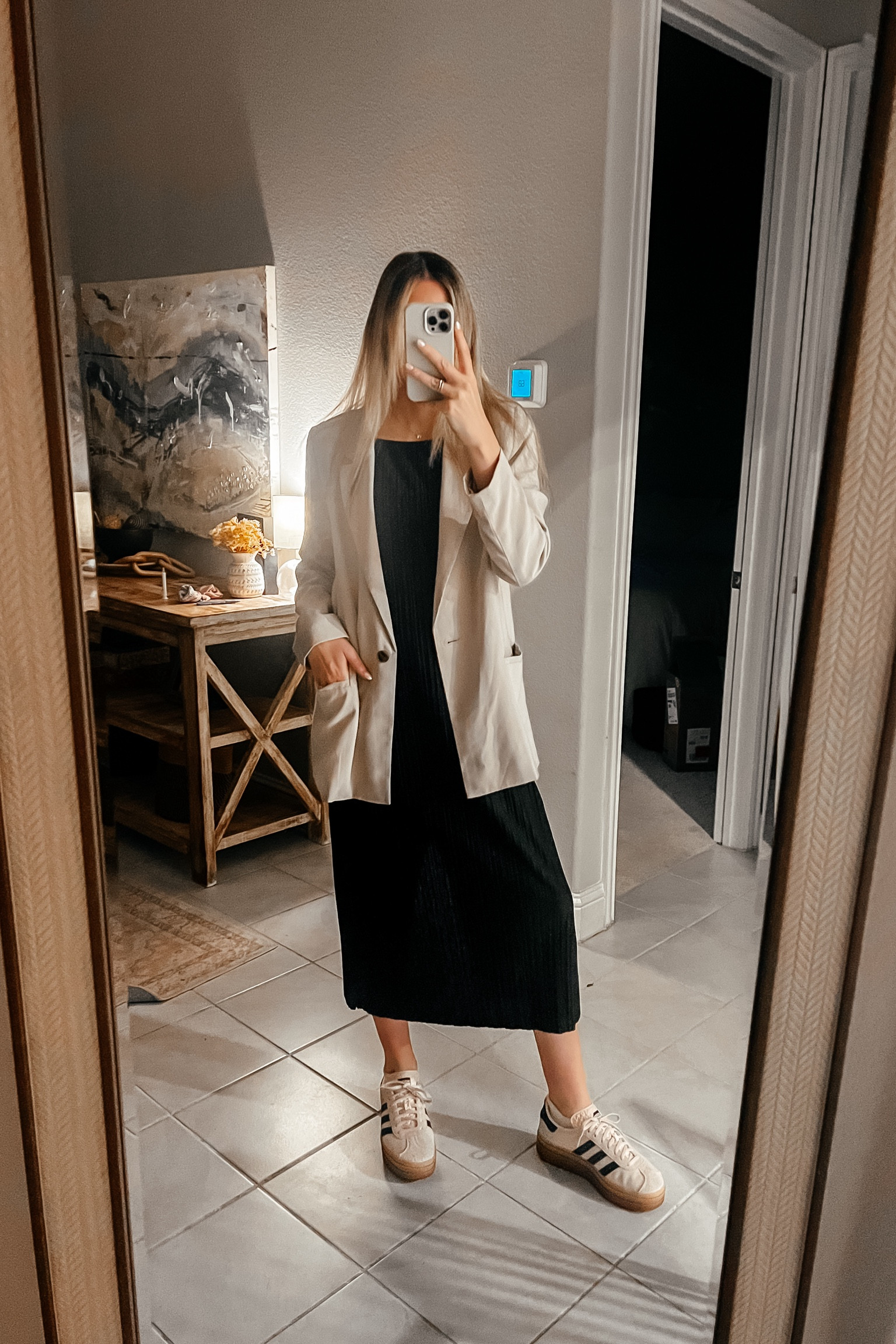 My favorite plisse midi dress for layering at work is on sale for $14! Comes in several colors and such good quality! 

Target MDW Sale
Target Hello Summer Sale Workwear inspo 
Work outfits
Spring style 
Sweater top 
Adidas gazelle bold 
Cool girl trend 
Trend outfit
Mom style 
Corporate style 
Office outfit spring 

#LTKSaleAlert #LTKWorkwear #LTKFindsUnder50