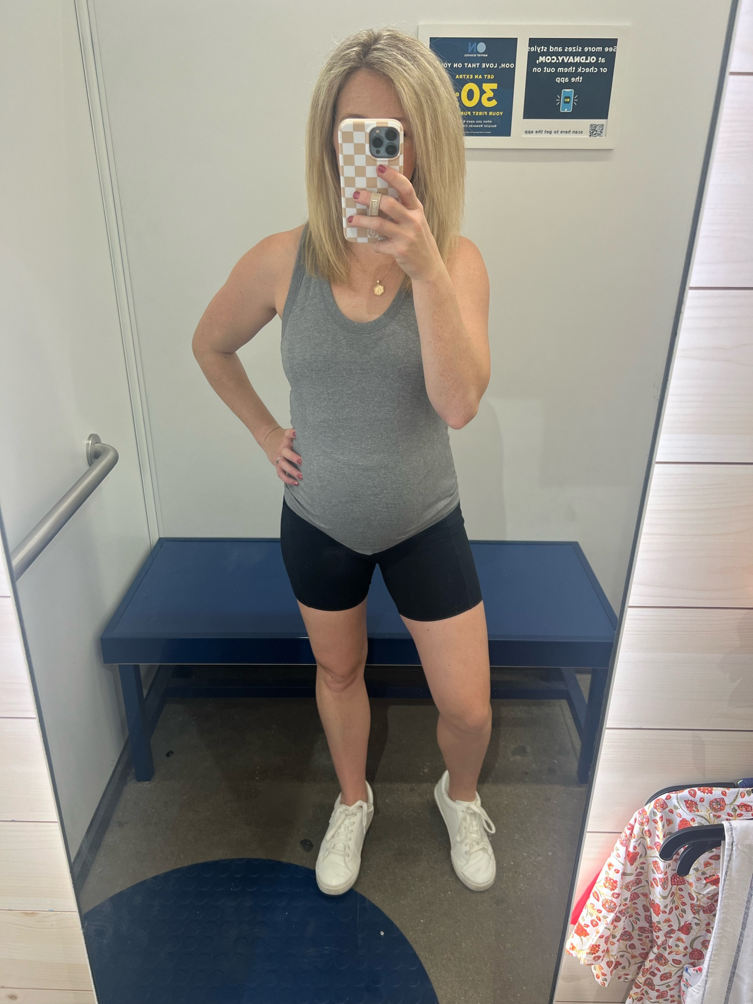 Old Navy Try on
29 weeks pregnant 
Bump friendly 
Seamless tank top

#LTKActive #LTKBump #LTKSaleAlert