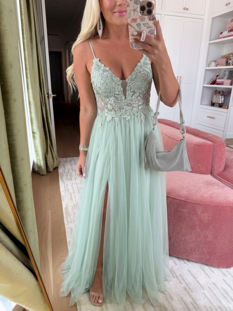 This mint color is so beautiful!

#LTKootd #LTKgrwm #LTKWedding