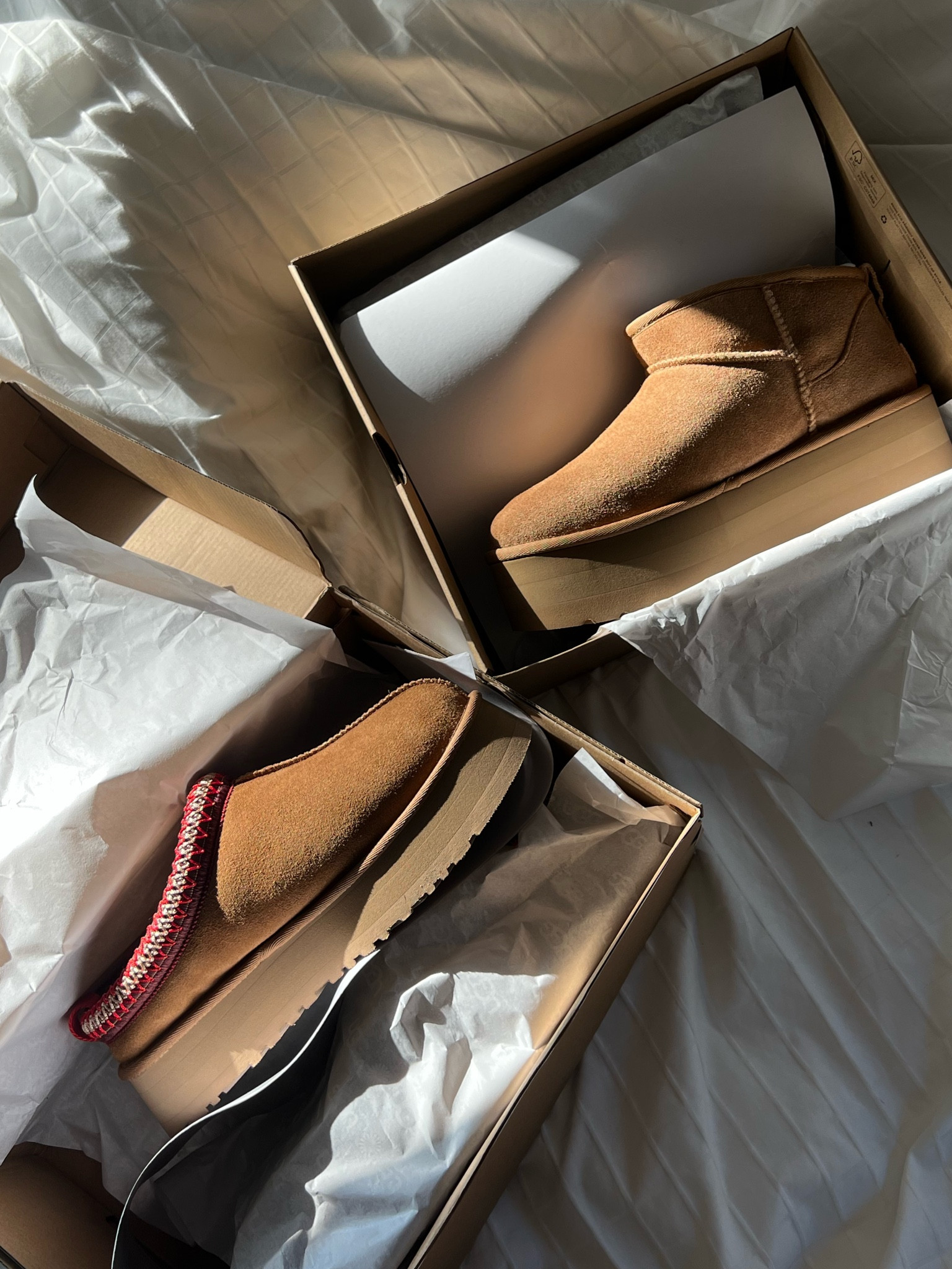 fresh UGGs for fall 🙏🏼🍁☕️🍂🤎 I finally got my hands on the platform ultra minis & tazz slippers! Get yours before they sell out for the season!

#uggs #uggultramini #platformuggs #ultraminiplatform #uggtazz #tazzslippers

#LTKSale #LTKSeasonal #LTKFind