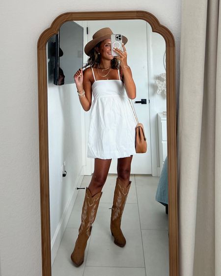 country concert / festival outfit ideas from American Eagle. wearing an XS in the dress 🤍