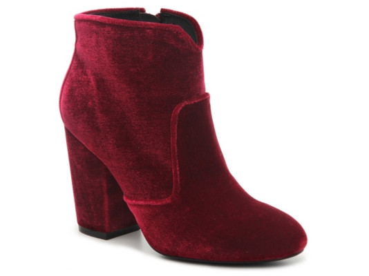 Women's Izabora Velvet Bootie -Burgundy | DSW