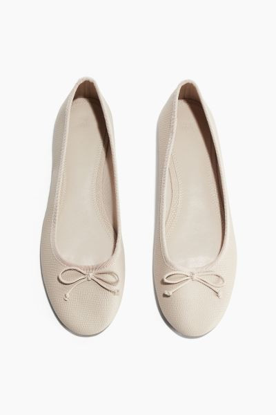 Ballet pumps - Low heel - Light beige - Ladies | H&M GB | H&M (UK, MY, IN, SG, PH, TW, HK)
