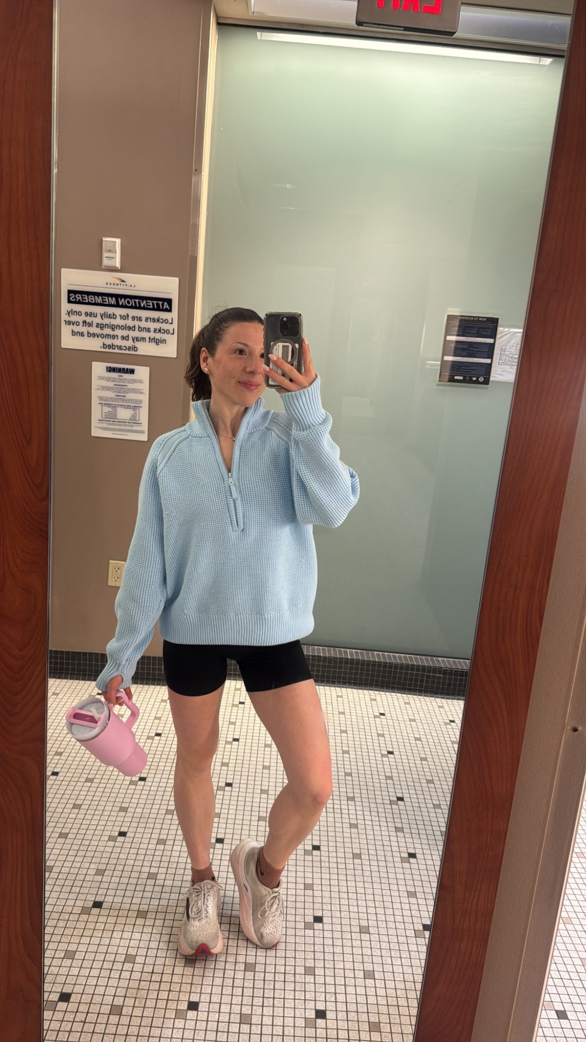 The BEST spring quarter zip for walks, working out and comfort!! I’m obsessed with this baby blue color🩵
