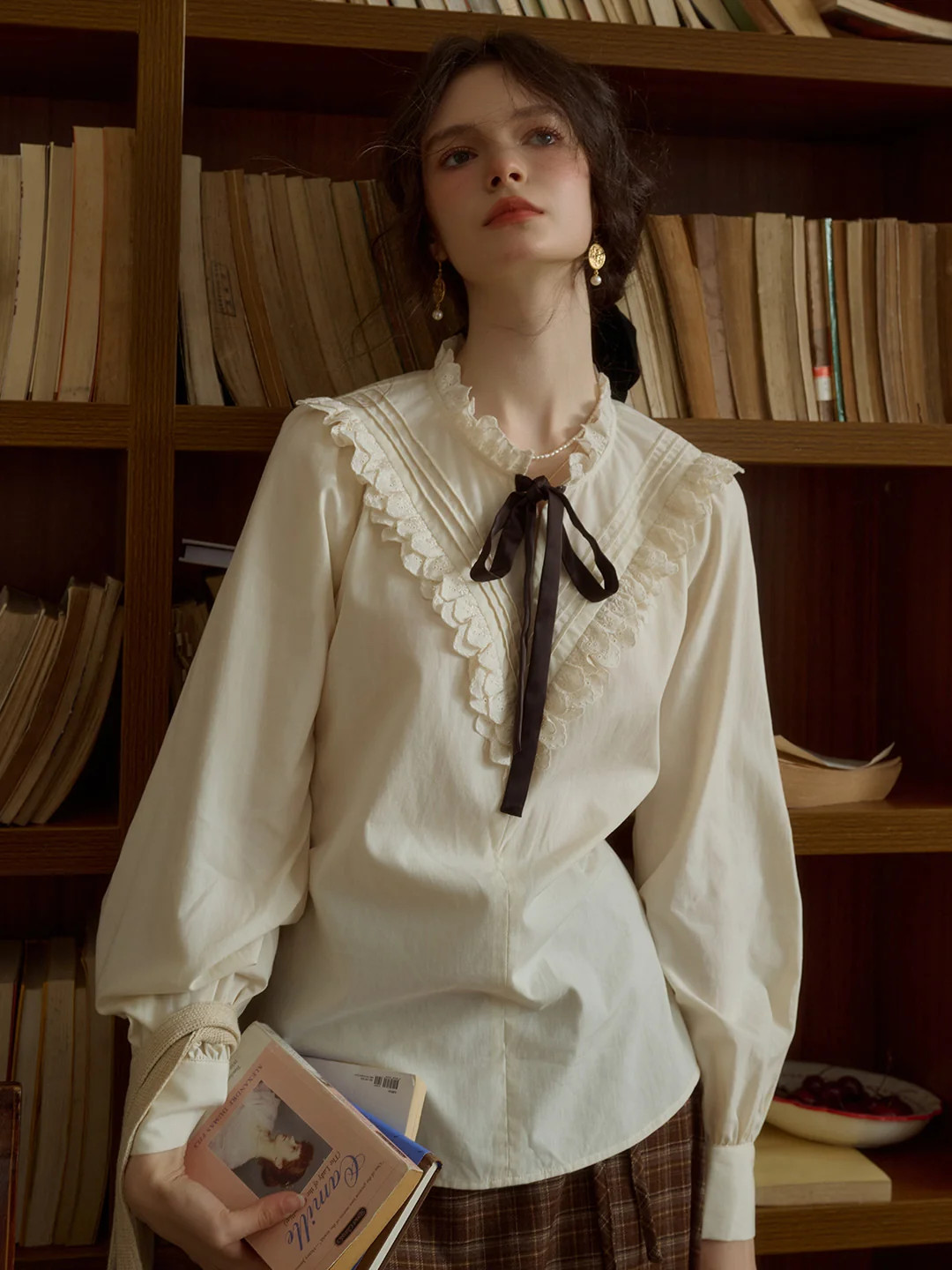 Yareli Vintage Lace Panel Contrasting Lace-up Ruffle Collar Blouse | Simple Retro