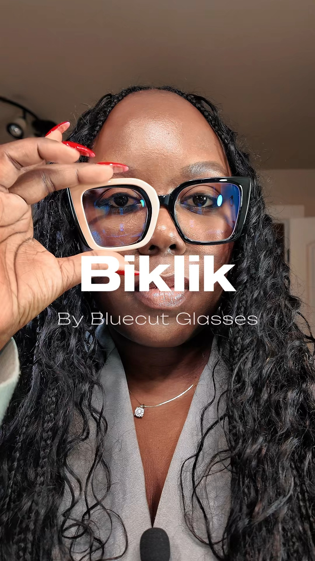 Trying out the new Biklik™ Starter Kit from @bluecut_glasses!

If you love switching up your look without committing to a new pair every time, this little kit is the best. One base + interchangeable fronts gave me endless moods, colors, and styles. 

I had way too much fun snapping these on and off , it feels like building your own eyewear wardrobe. 

 #Biklik #BiklikStarterKit #EyewearStyle #FashionFrames #OpticalStyle #EyewearFashion #BluecutGlasses #seattlecreative #Gifted