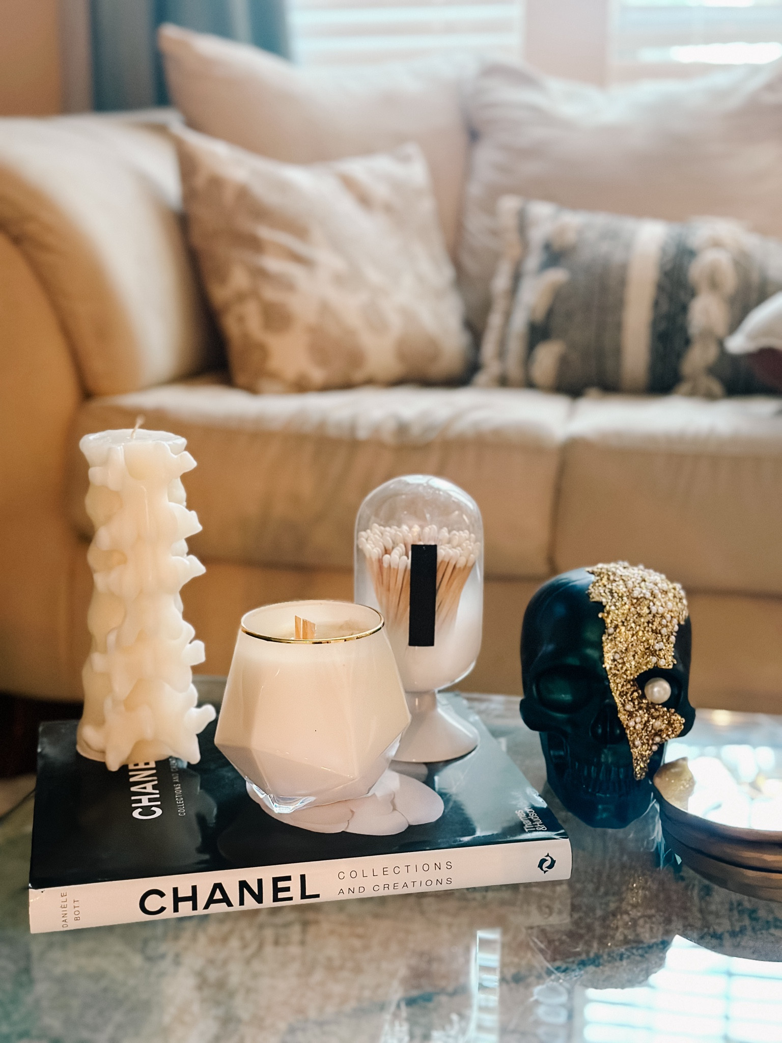 Halloween coffee table 🦇🕸️👻

#LTKFallSale #LTKHome #LTKParties