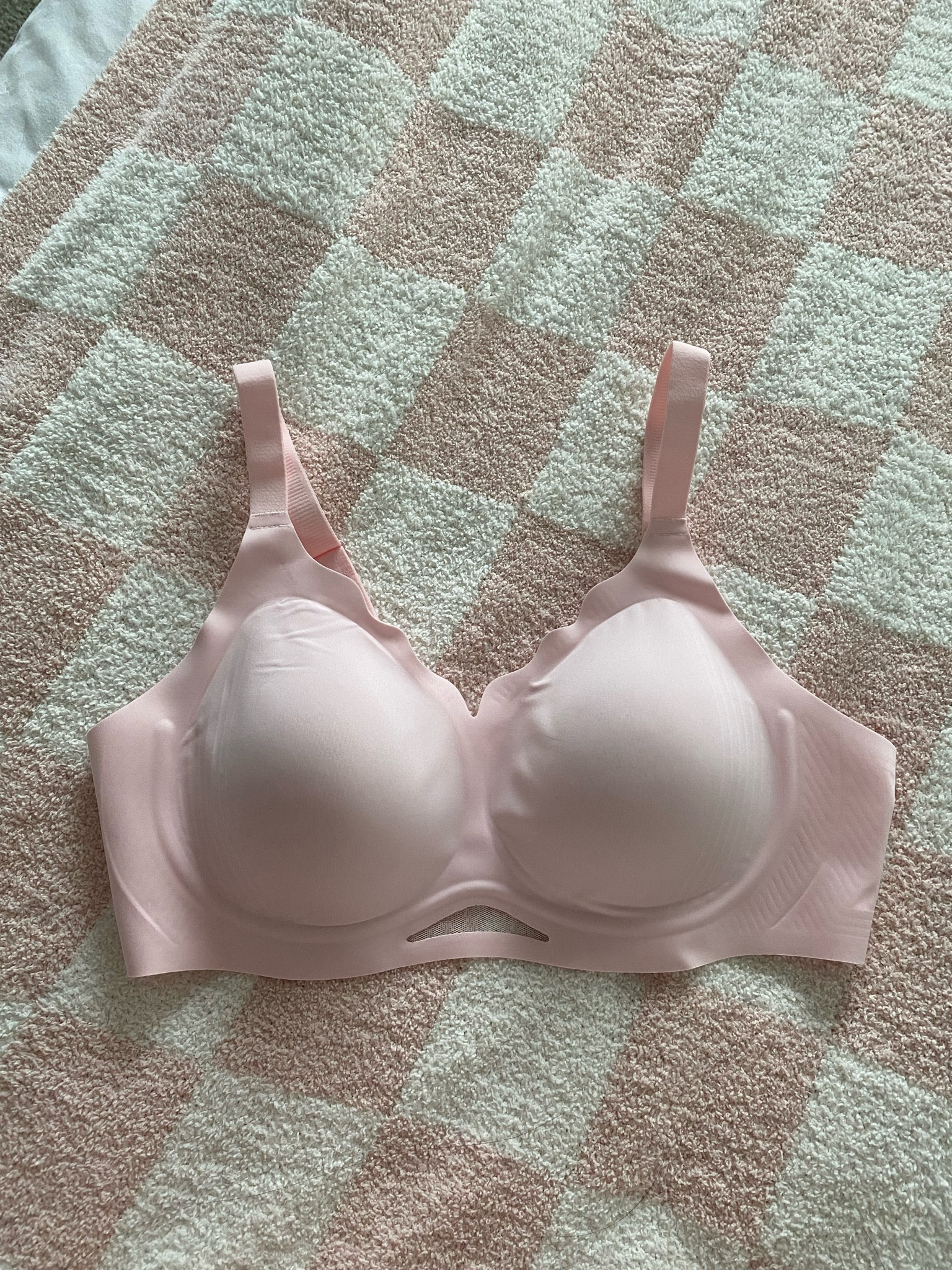 Comfy seamless bra is on salee

#LTKFindsUnder50 #LTKStyleTip #LTKSaleAlert