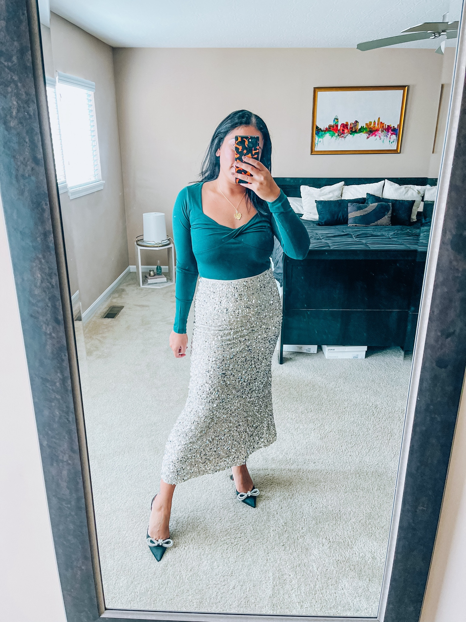 Sequin skirt size XS
Green top size S
Holiday outfit under $50


#LTKHoliday #LTKfindsunder50 #LTKsalealert