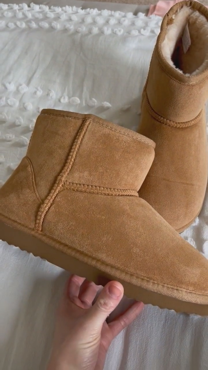 Ugg boot mini dupes & Under $35!
High quality and very comfortable. Size up 1 size.
Normally a 7.5 but I got the 8.

#LTKGiftGuide #LTKmomlife #LTKHoliday