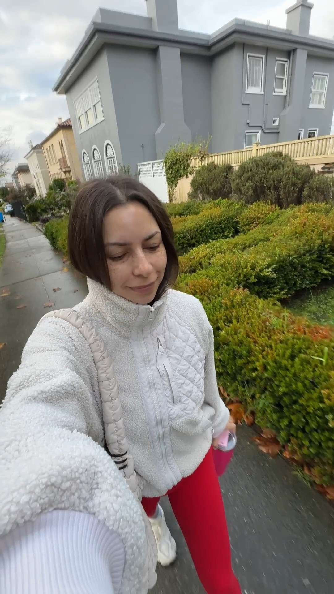 Red workout set

Abercrombie leggings- small short
Abercrombie bra top- medium
Sherpa jacket
Target puffer tote bag
New balance 9060 sneakers
Tavi grip socks

Petite, active wear, Pilates outfit, barre outfit


#LTKfitnessgoals #LTKPetite #LTKActive