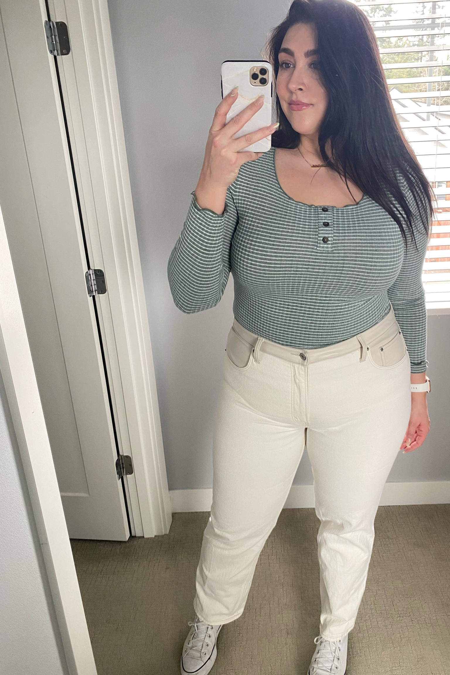 I’m 5’9 and these straight leg jeans hug my curves just right! Exclusive in app sale happening now through 3/12!

#LTKcurves #LTKSale #LTKSeasonal