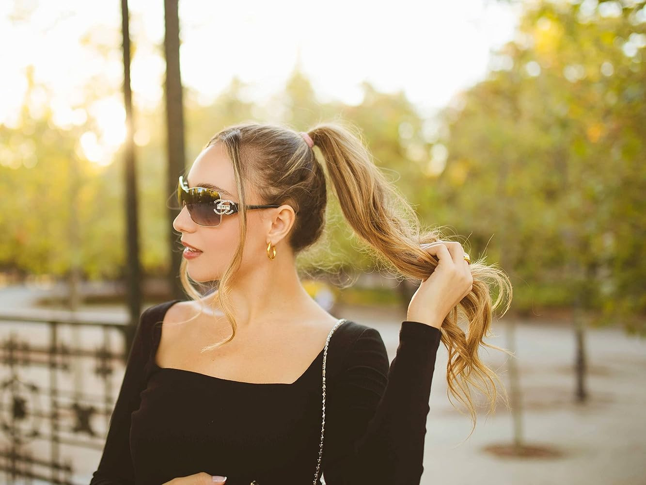 VANLINKER Wrap Around Y2K Sunglasses for Women Men Trendy Oversized Sun Glasses Fashion Shield Fr... | Amazon (US)