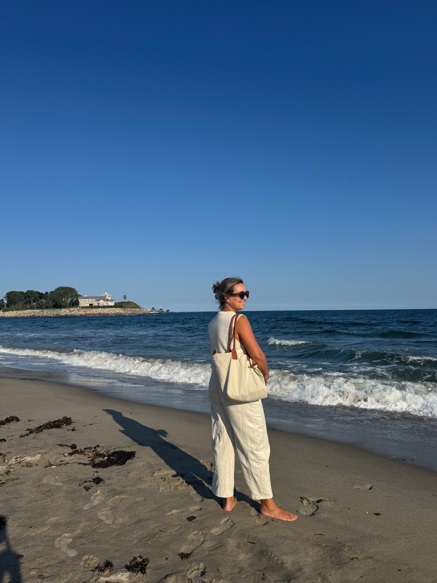 loving this #target bag for travel and bopping around! #longchamp #summeroutfit #summerbag #amazonfind #sunglasses

#LTKWorkwear #LTKItBag #LTKFindsUnder50