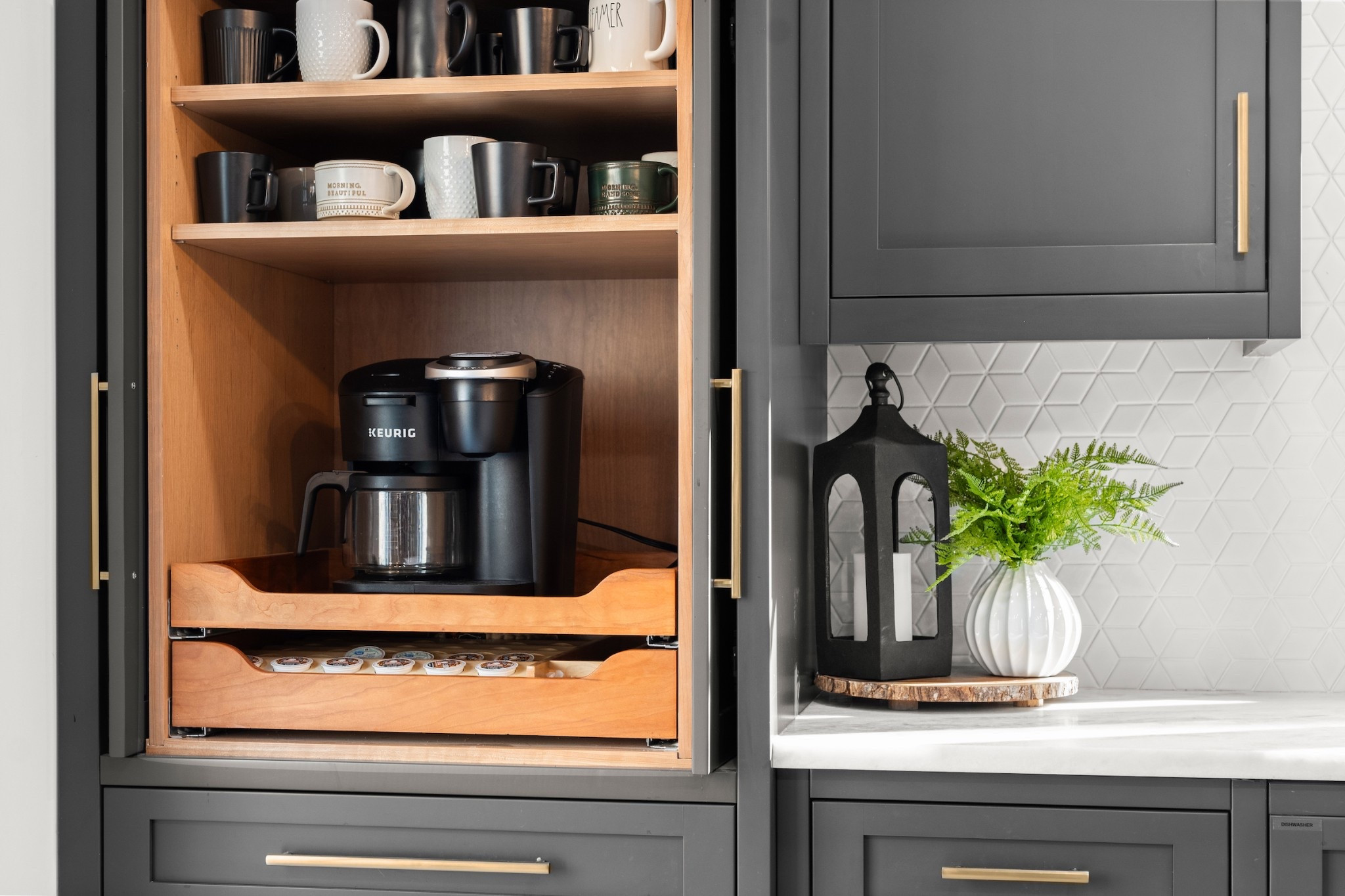 A hidden little coffee bar! ☕️

#LTKFindsUnder100 #LTKHome #LTKOver40