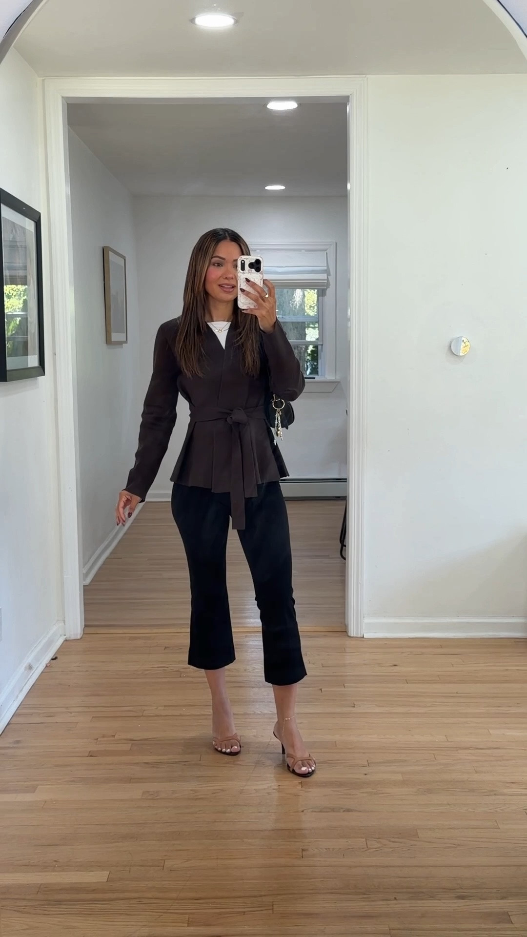 T-shirt small
Cardigan Medium 
Pants 0