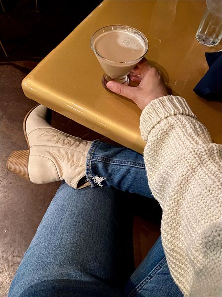 White western booties (ALEXIS15 for 15% off)
Free people chunky knit sweater
Abercrombie high rise denim jeans are on sale! Tts


#LTKshoecrush #LTKSeasonal