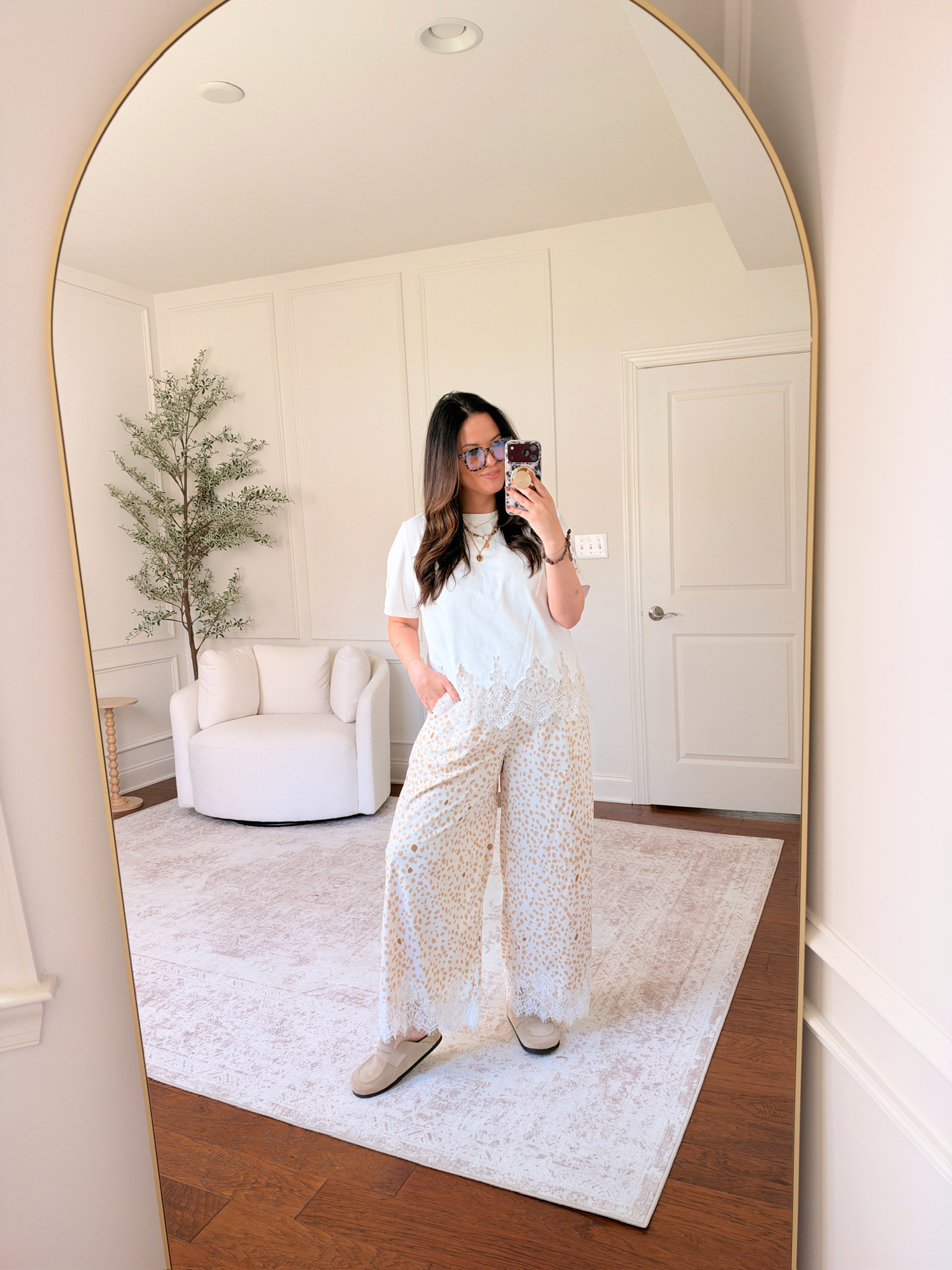 Wearing an XL in the pants and a large in the top 

 #LTKSeasonal #LTKMidsize