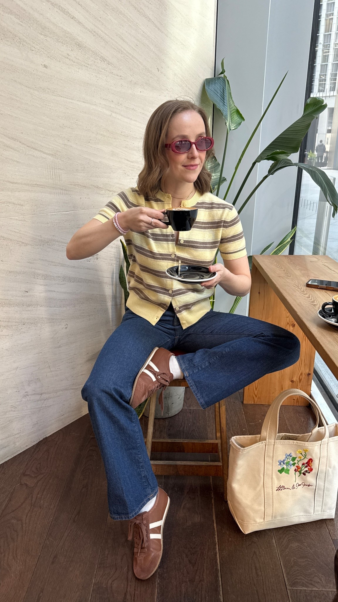 London outfit of the day 
Softest cashmere sweater xs
Bootcut jeans 25 short 
Size 7 leather sneakers quince


#LTKSaleAlert #LTKootd #LTKPetite