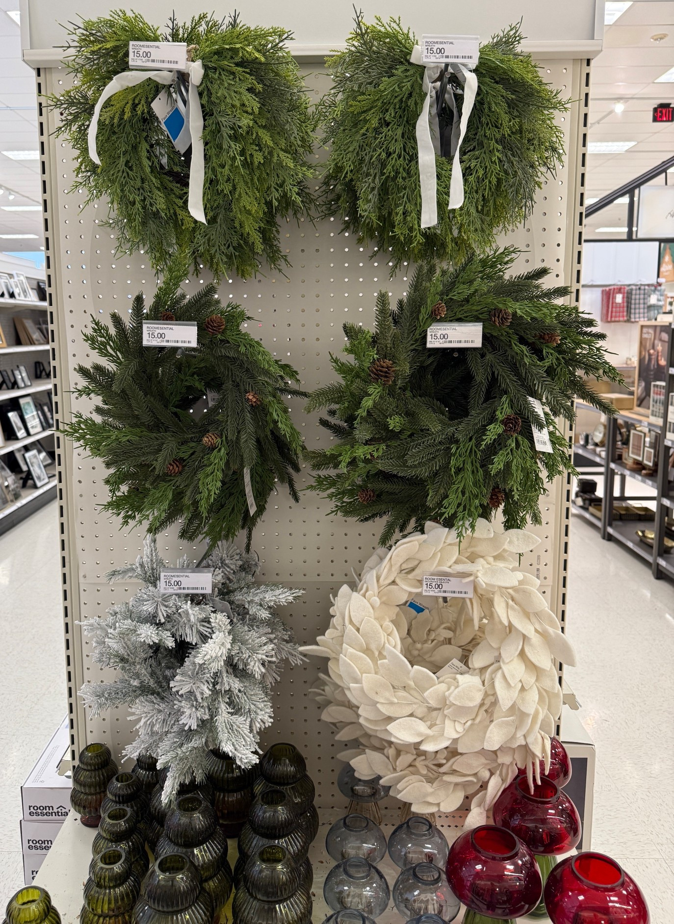 Loving these $15 wreaths from Target 

Holiday decor, Christmas decor, Sarah Joy, Target style, Christmas decorating, wreath, flocked  