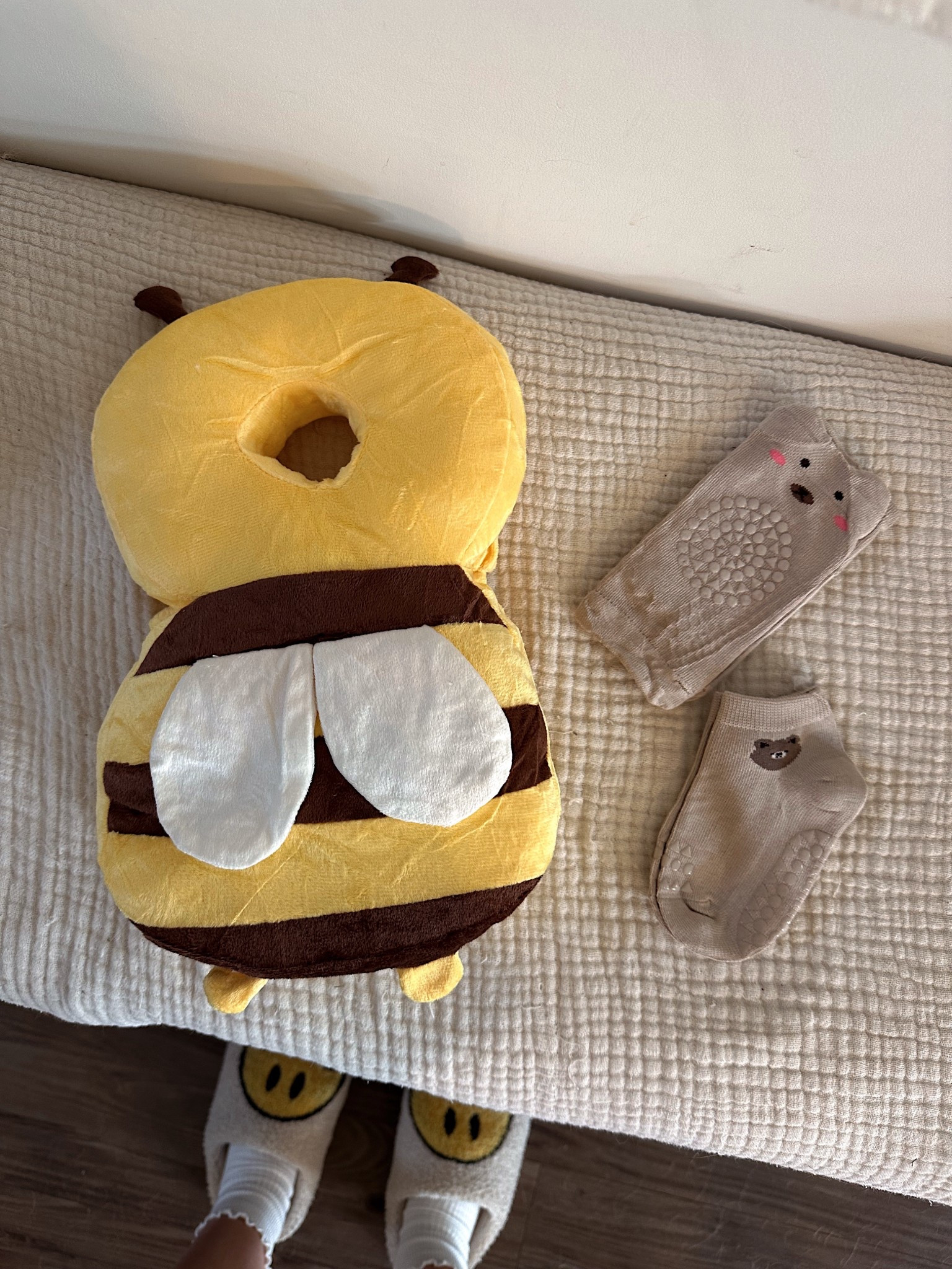 Baby learning how to crawl/walk starter kit 😅 head protector, knee pads & grippy socks!