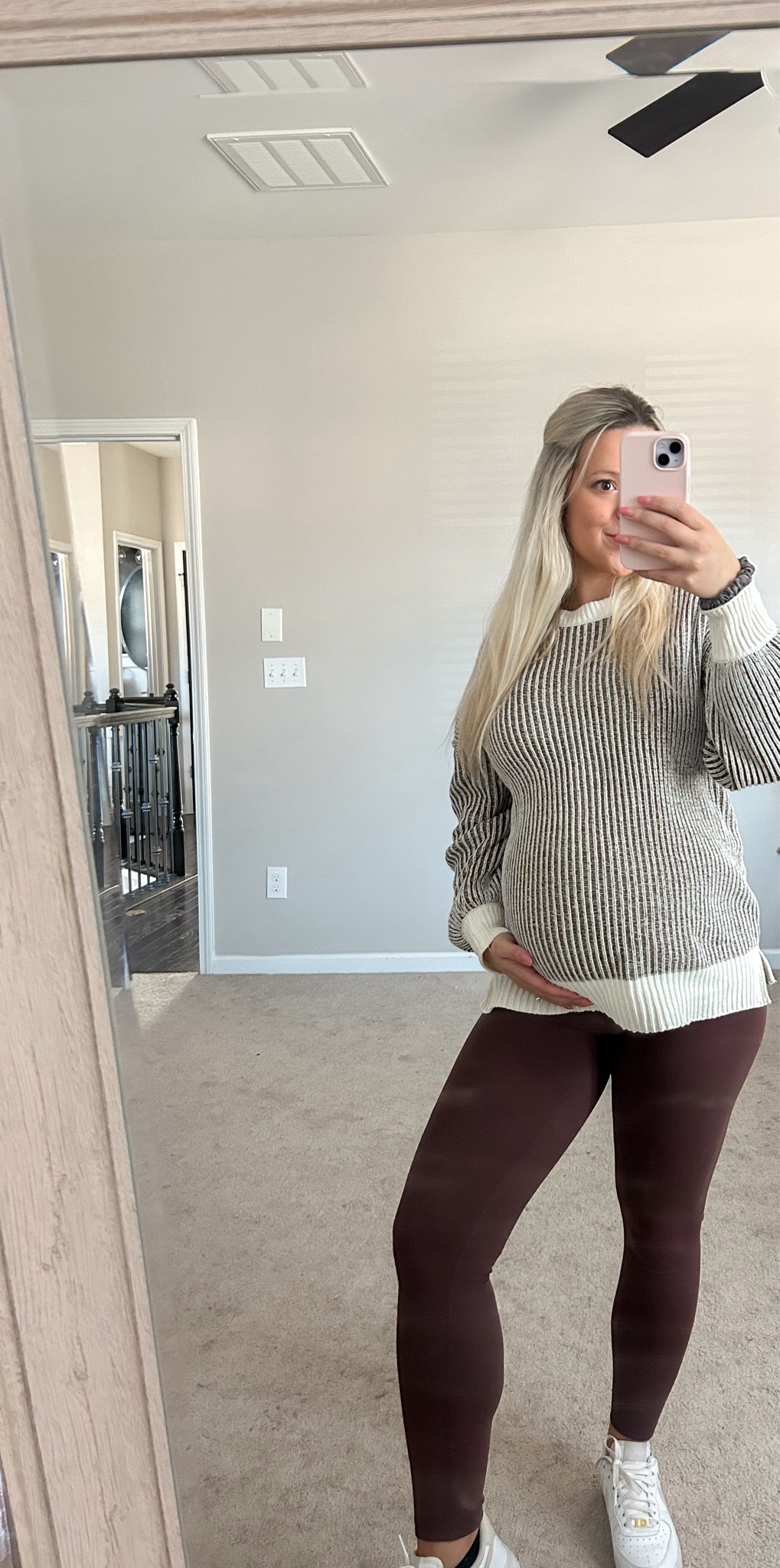 Comfy oversized sweater fit! Maternity Inspo

#LTKbump #LTKbaby #LTKhome