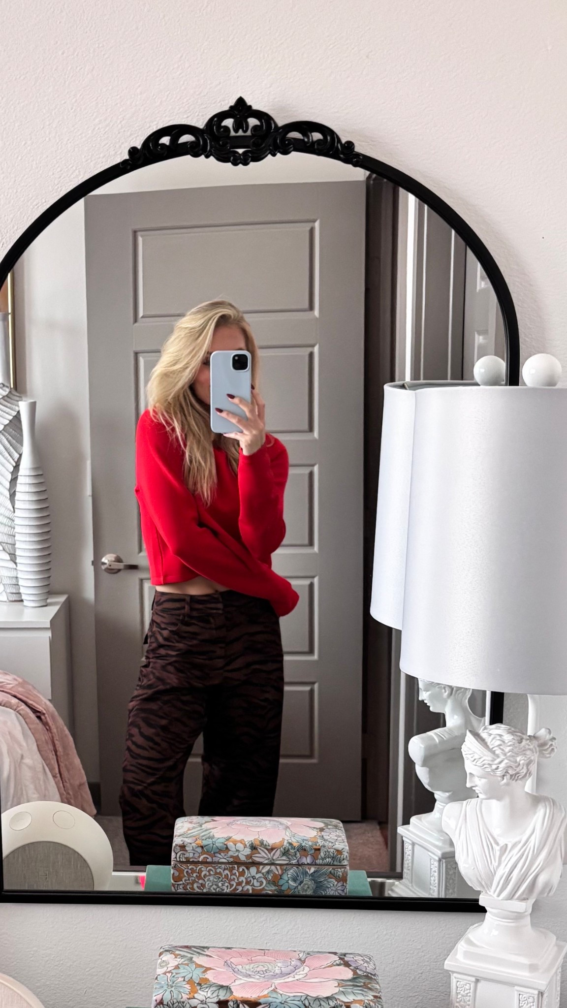 Pants are Zara!! 🐅

#LTKSaleAlert #LTKFindsUnder100 #LTKStyleTip