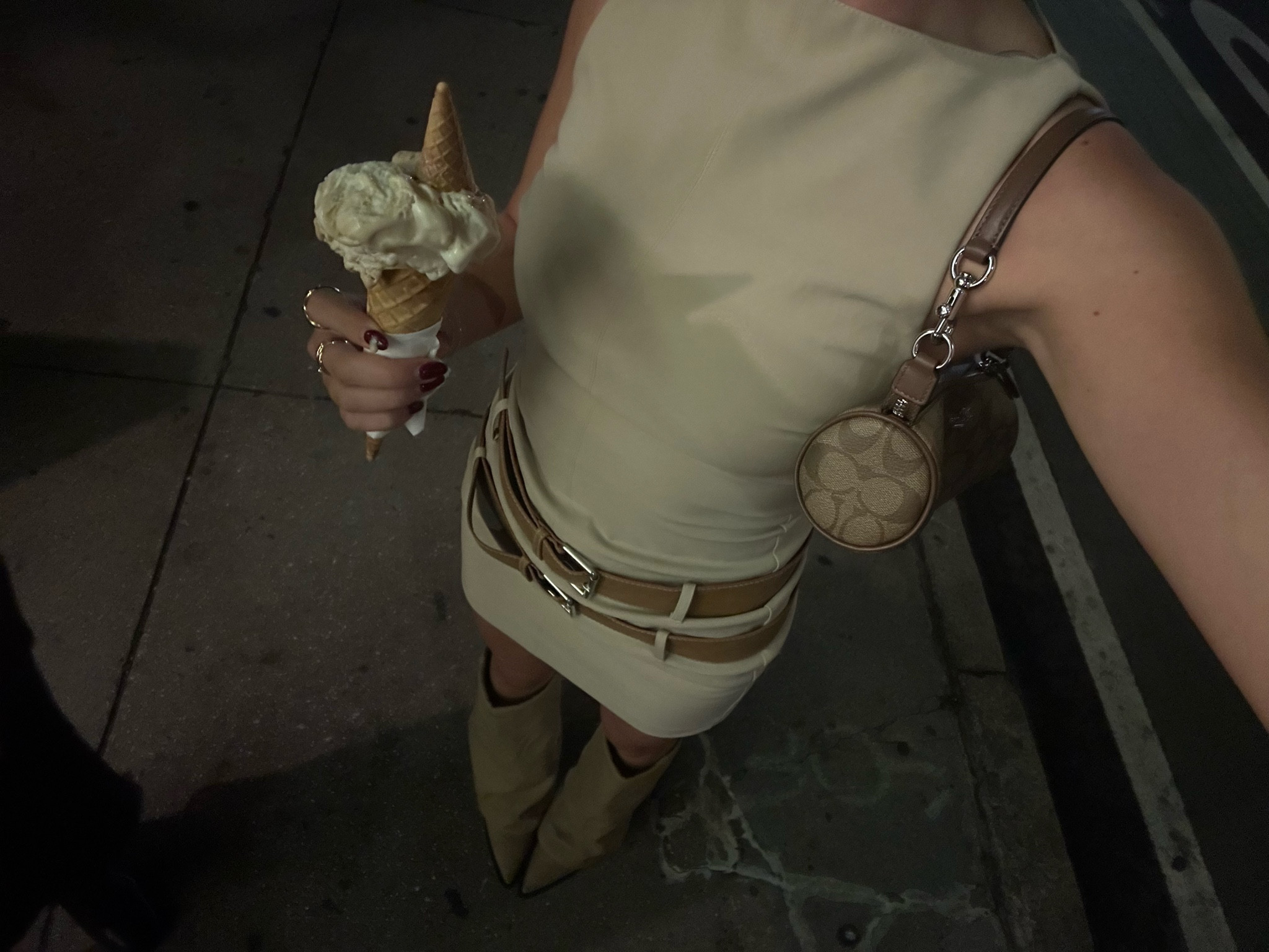 Real outfit is from Zara but it’s old stock so I’ve added similar items 🤍