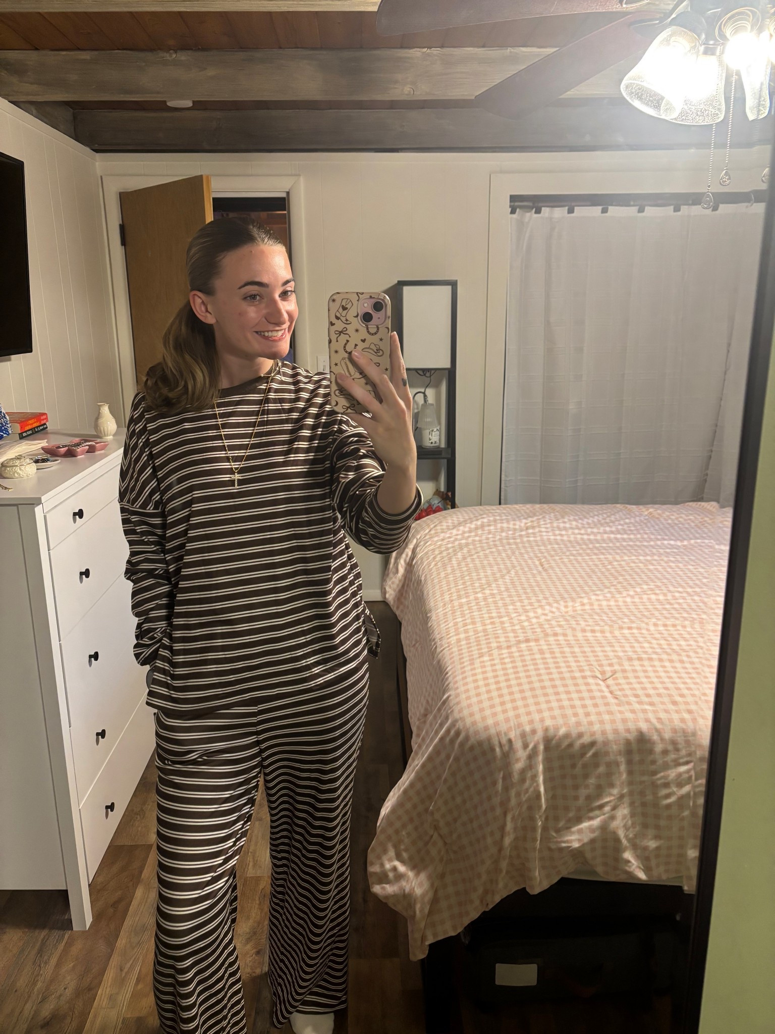 such a cute & cozy outfit. perfect for a rainy day like today! 🌧️ 

#LTKmomlife #LTKootd #LTKdayinmylife