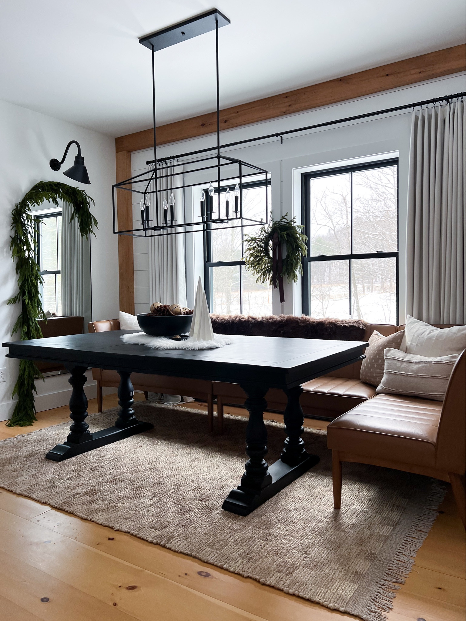Dining Nook | New look!

#holidaydecor
#holidayfinds
#homedecor
#christmasdecor
#diningnook


#LTKhome #LTKSeasonal #LTKstyletip