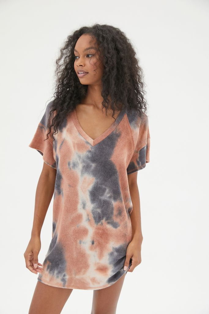 UO Lydia Tie-Dye T-Shirt Dress | Urban Outfitters (US and RoW)